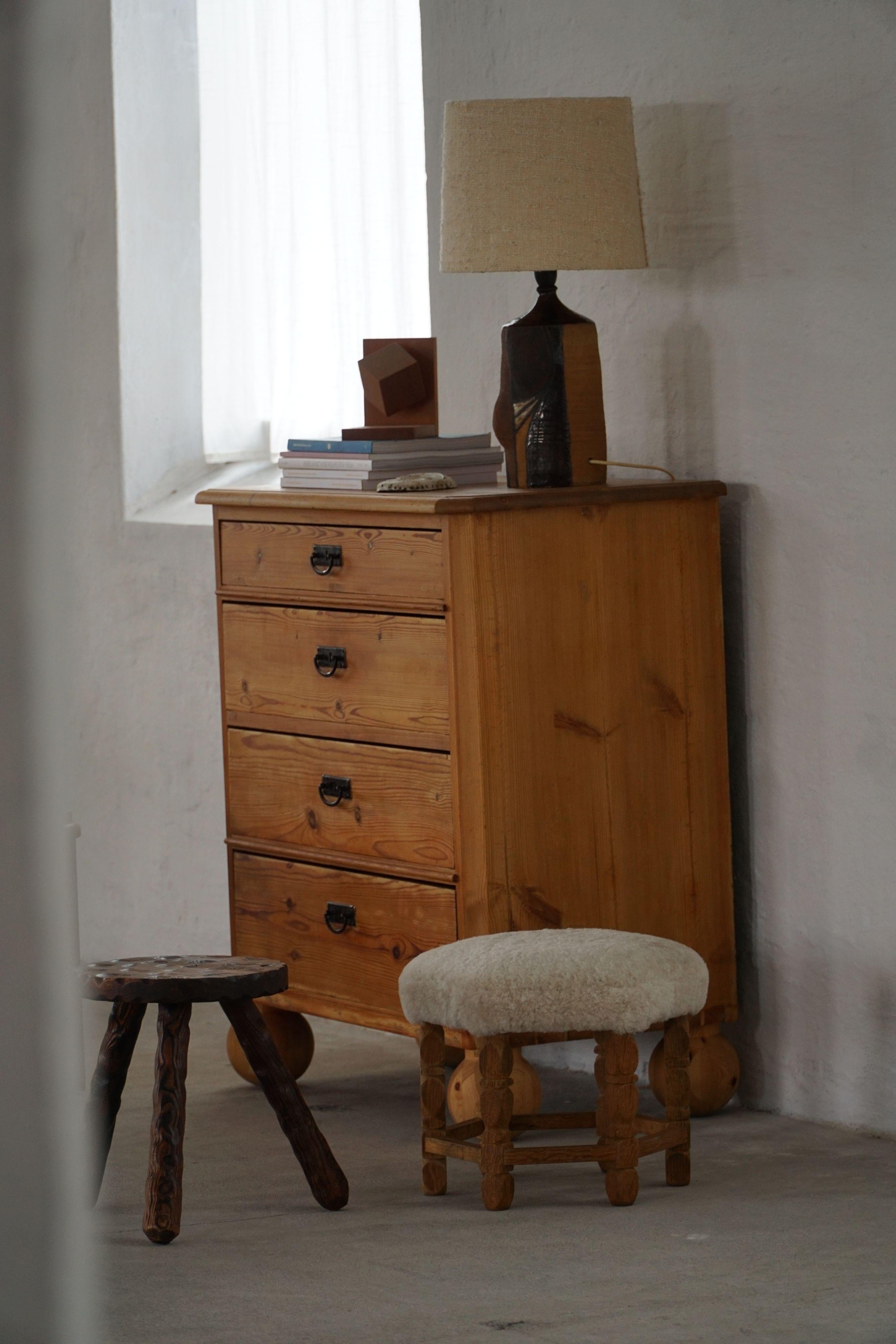 Scandinavian Modern Hexagonal Stool, Solid Oak & Shearling Lambswool, 1950s In Good Condition For Sale In Odense, DK