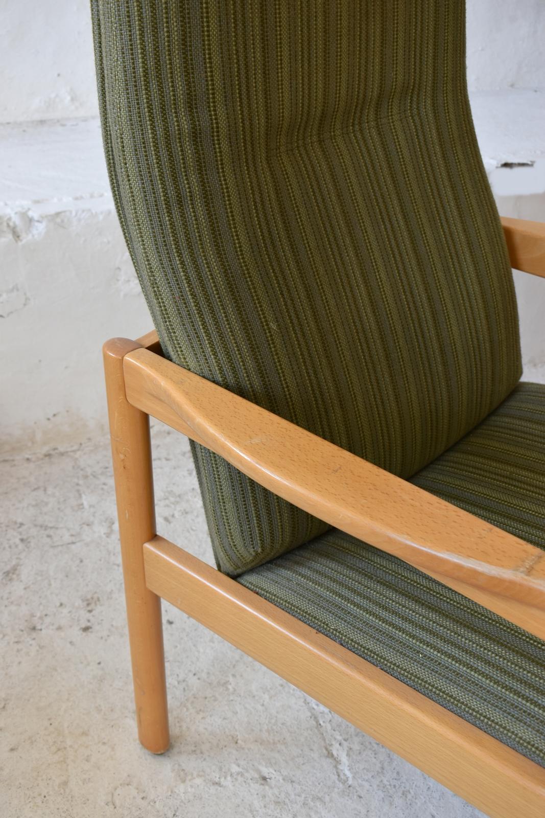 The Modern Scandinavian High-Back  Fauteuil 1970 en vente 4