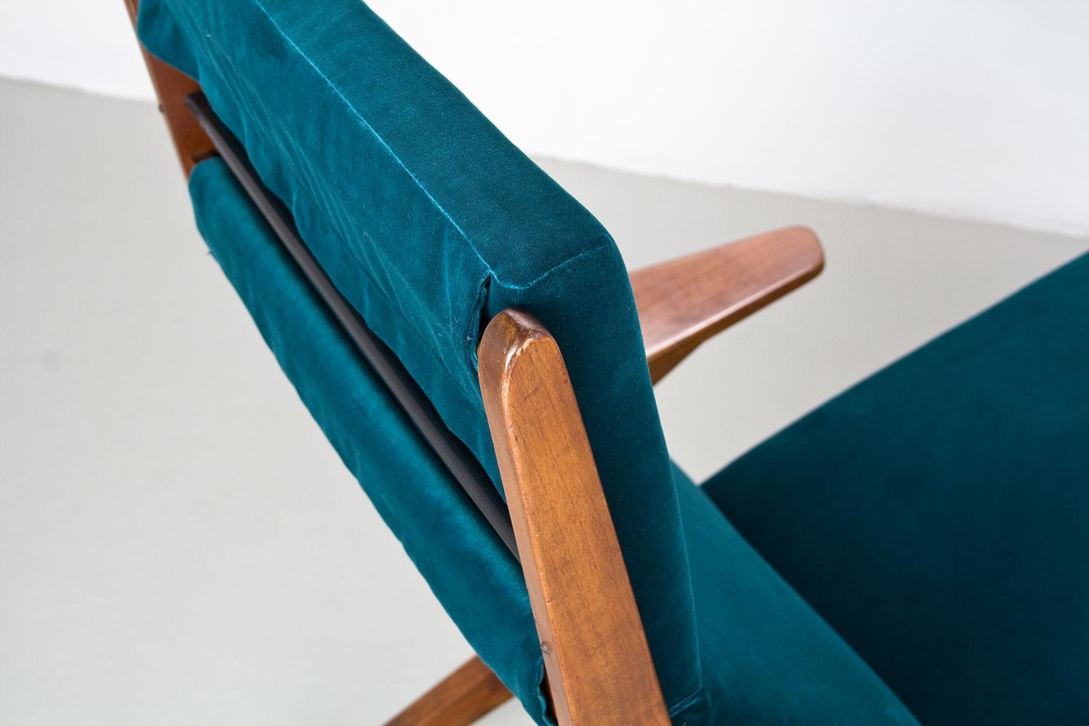 Mid century Modern High Back Lounge Chair in Teak and Velvet, 1960s In Good Condition In Beek en Donk, NL