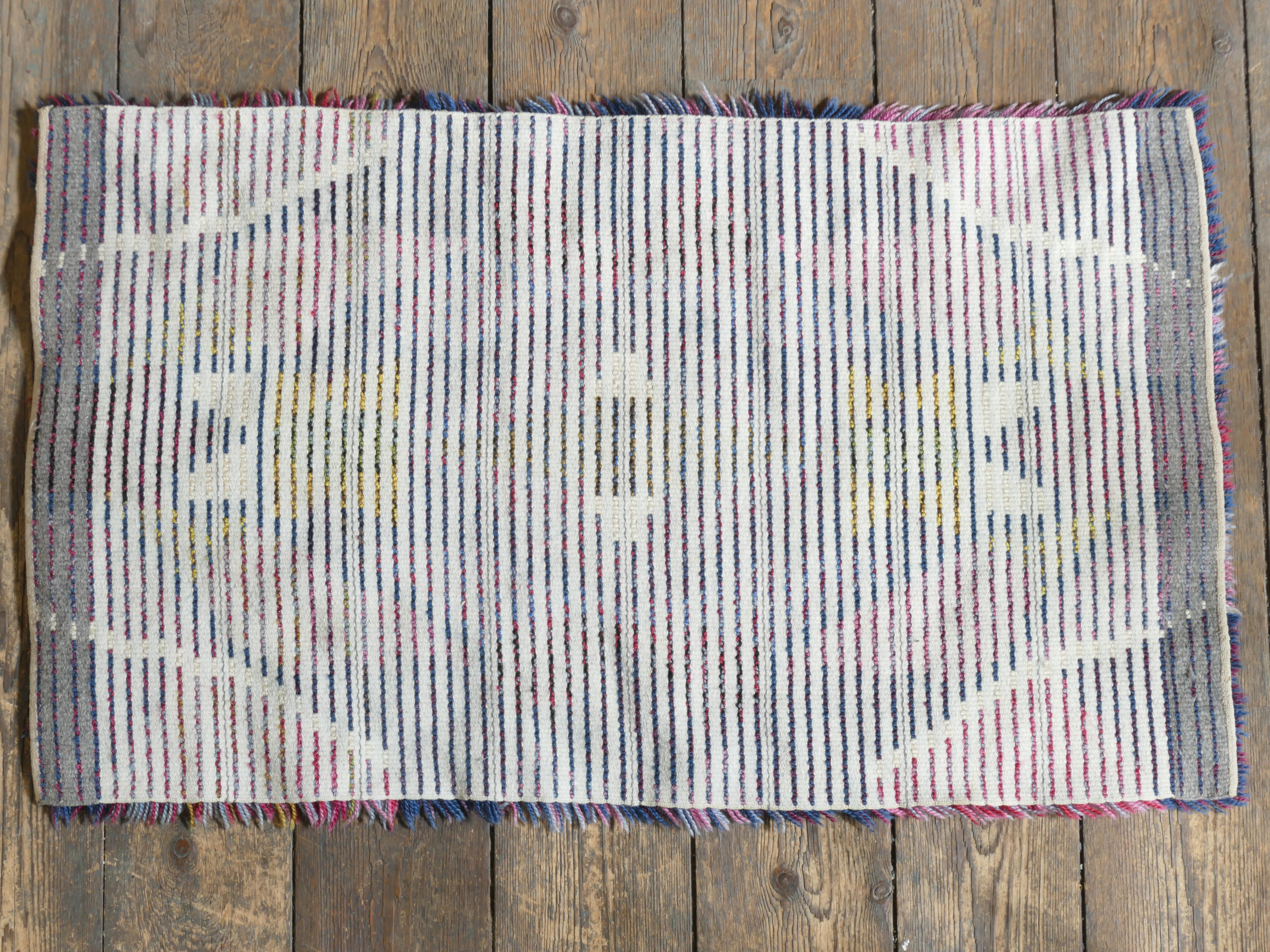 The Modern Scandinavian Tappeto geometrico in lana Rya fatto a mano, Svezia 1960s in vendita 4