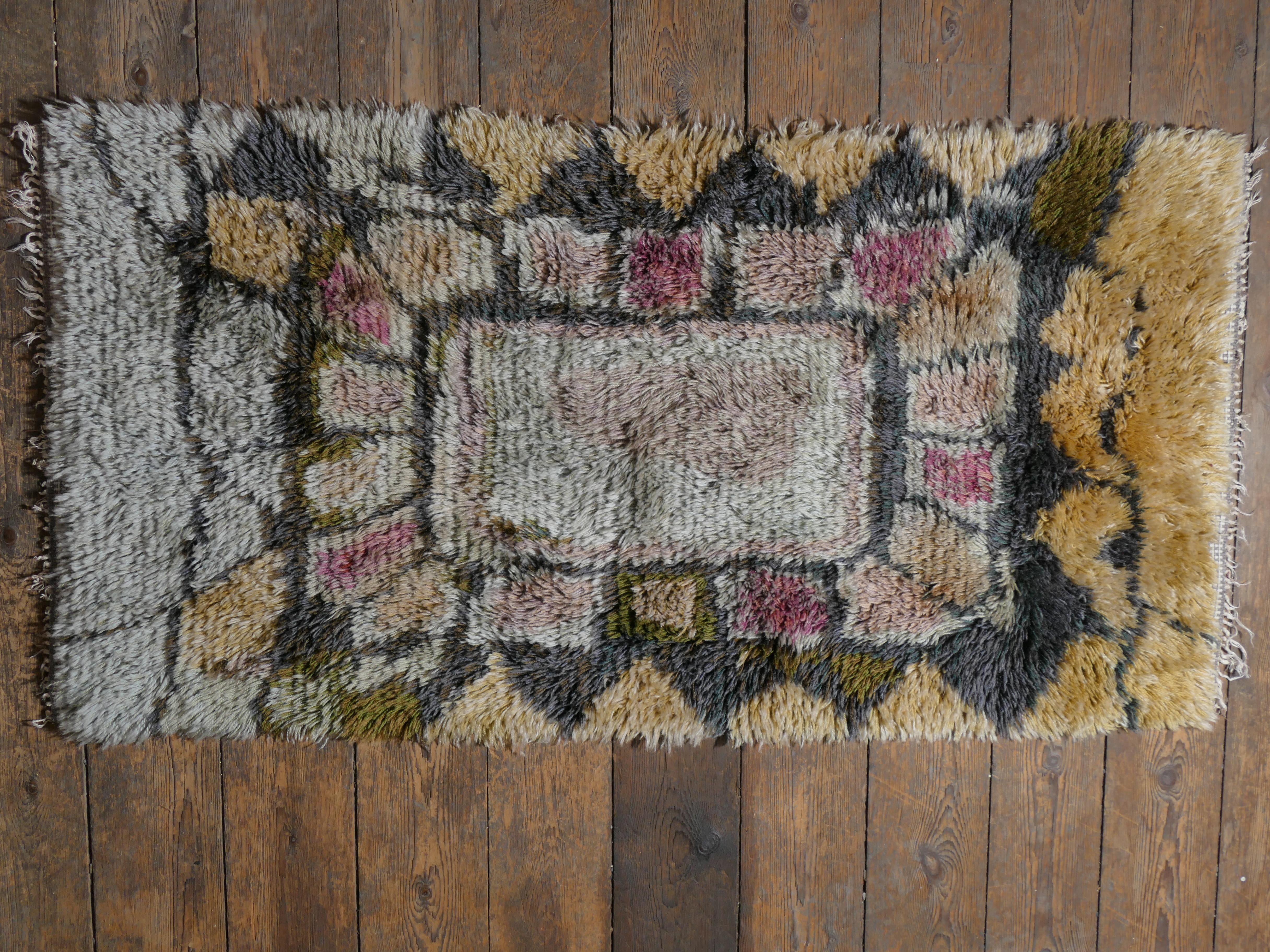 Scandinavian Modern High Pile Geometric Handmade Wool Rya Rug, Sweden 1960s For Sale 7
