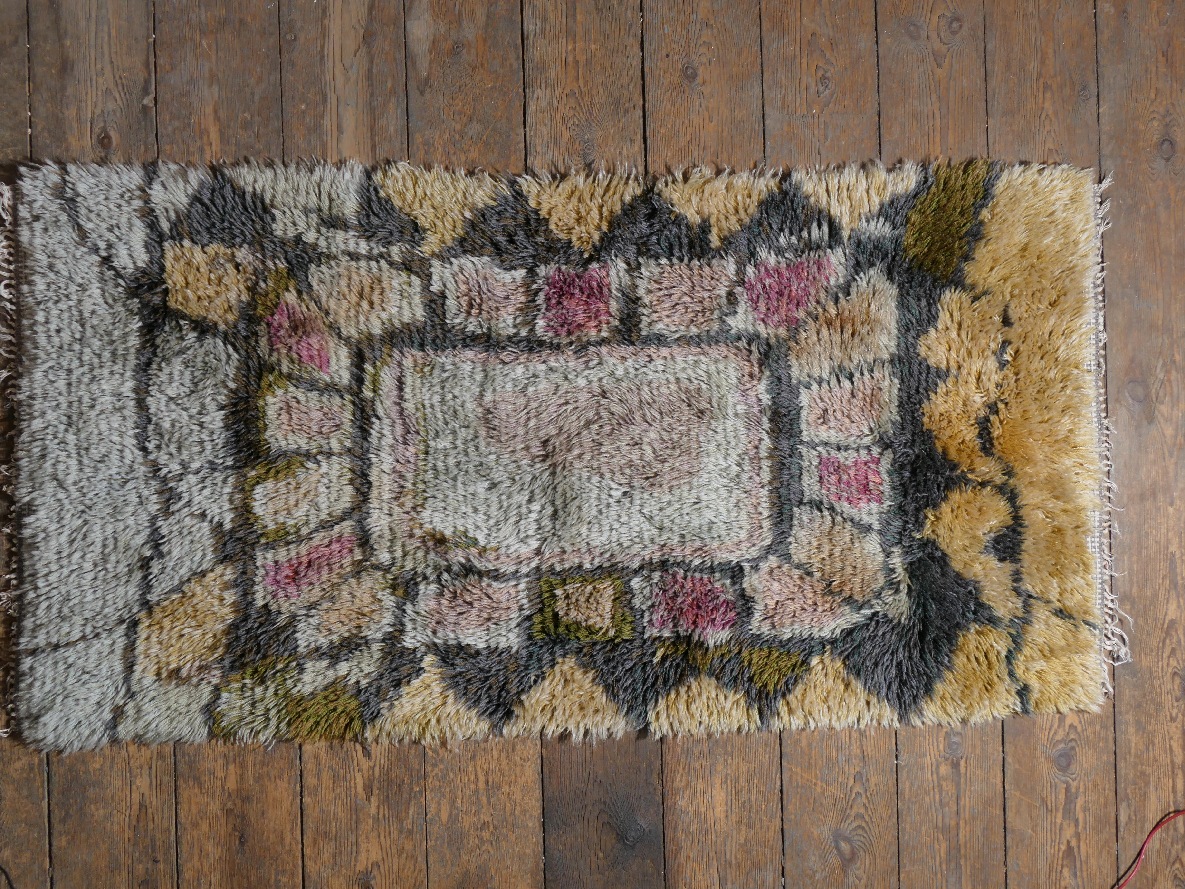 Hand-Knotted Scandinavian Modern High Pile Geometric Handmade Wool Rya Rug, Sweden 1960s For Sale
