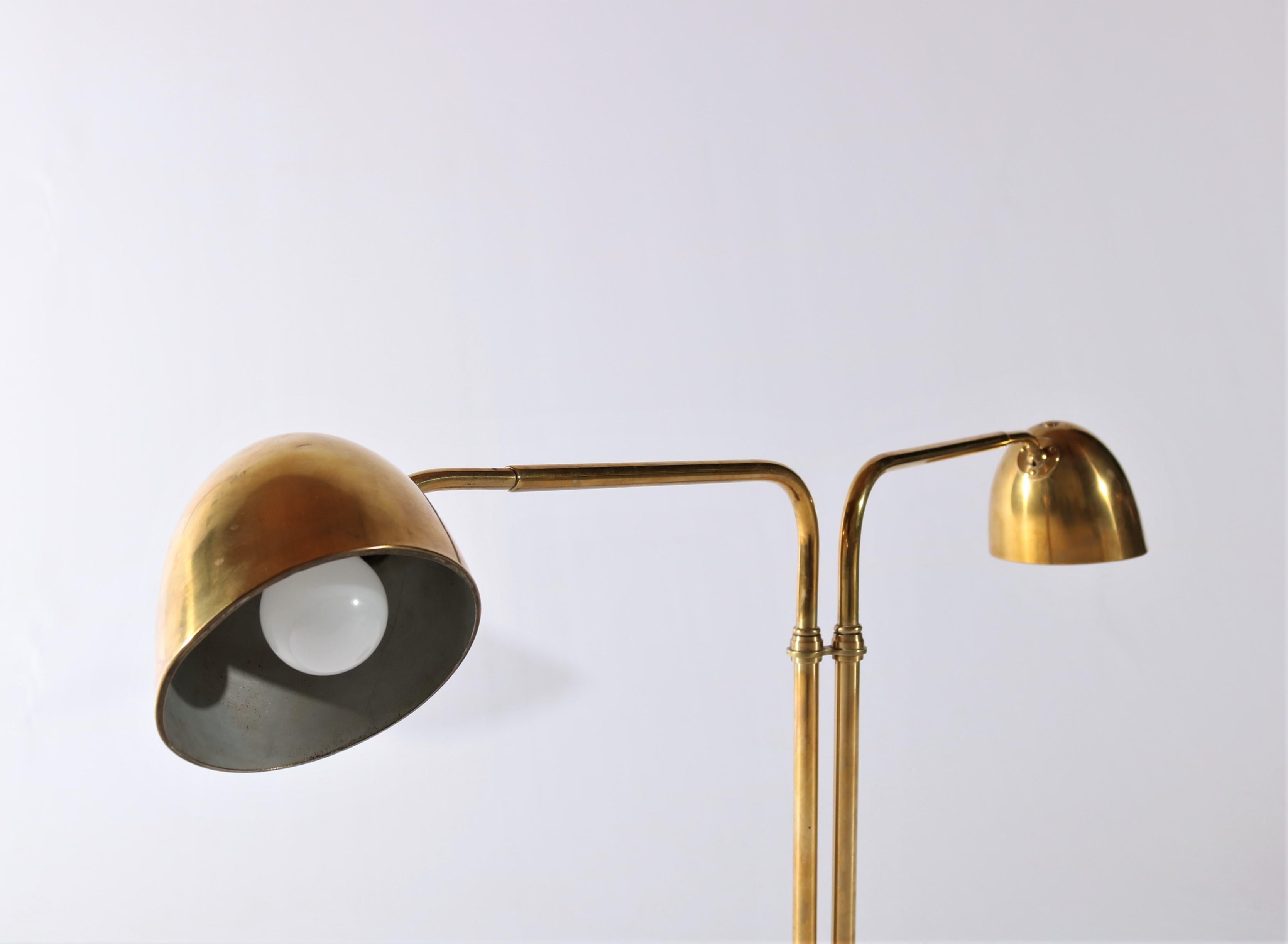 Scandinavian Modern Huge Desk Lamp in Brass by Vilhelm Lauritzen in the 1940s 4