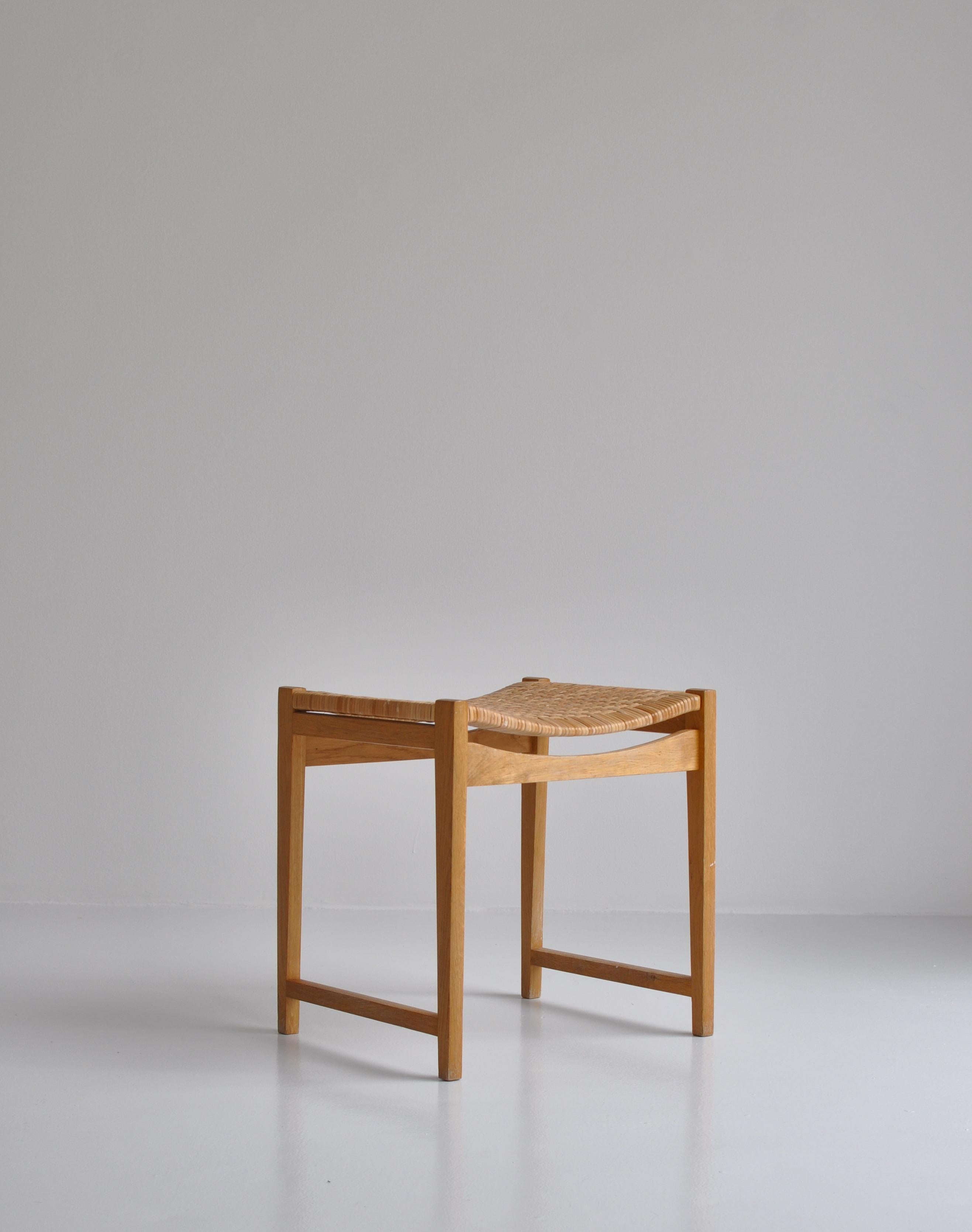 Beautiful and rare stool by design duo Peter Hvidt & Orla Mølgaard-Nielsen for Søborg Møbelfabrik. Made in the 1960s as part of the 