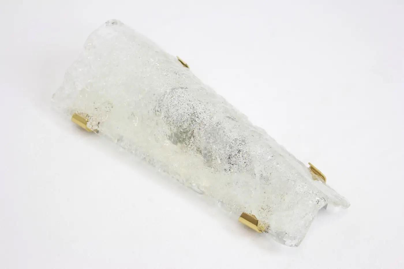 Allemand Appliques scandinaves modernes en verre de glace en vente