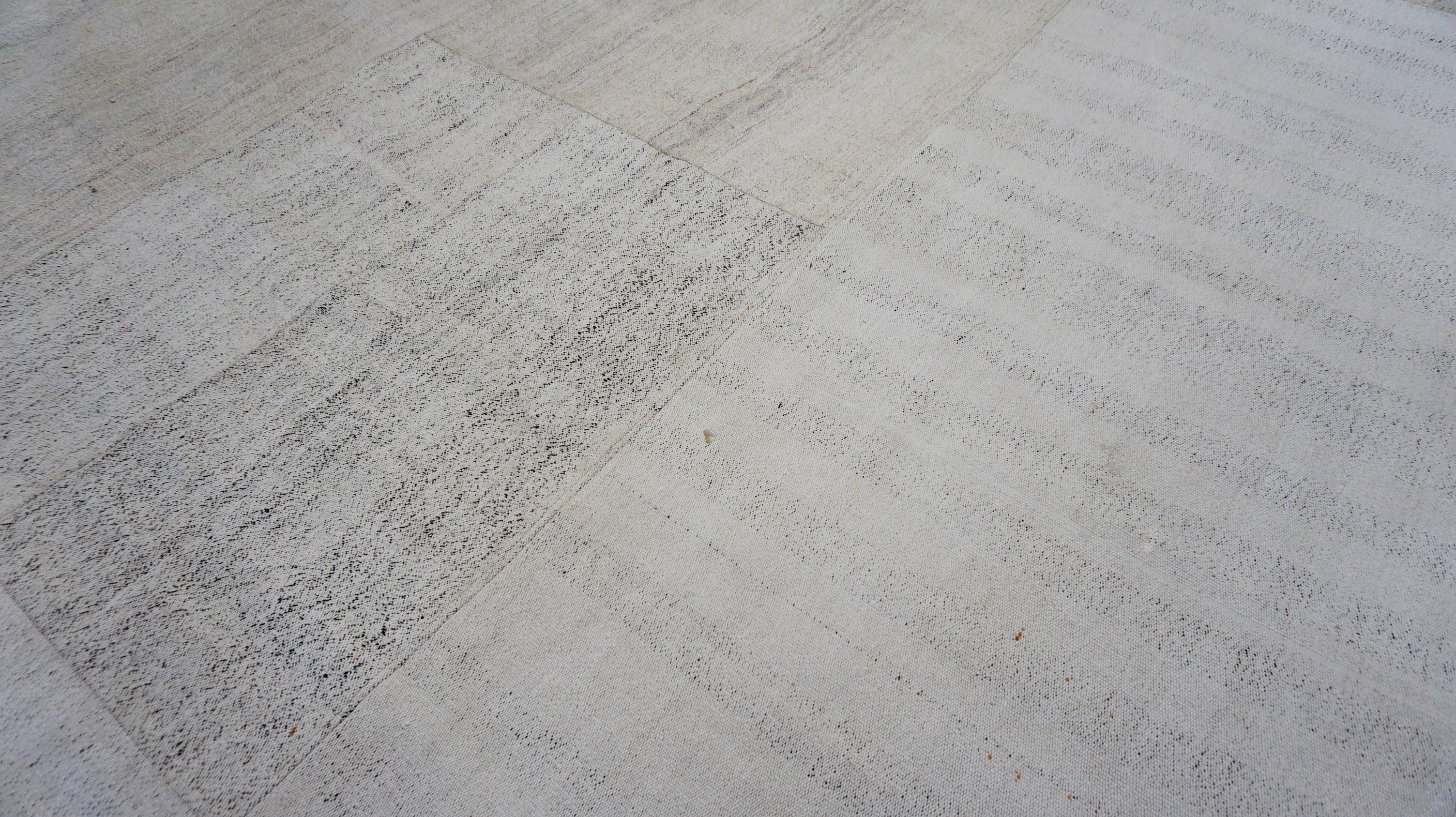 Scandinavian Modern Ivory Lt Grey Wool and Hemp Kilim 12'x15'1'' For Sale 4