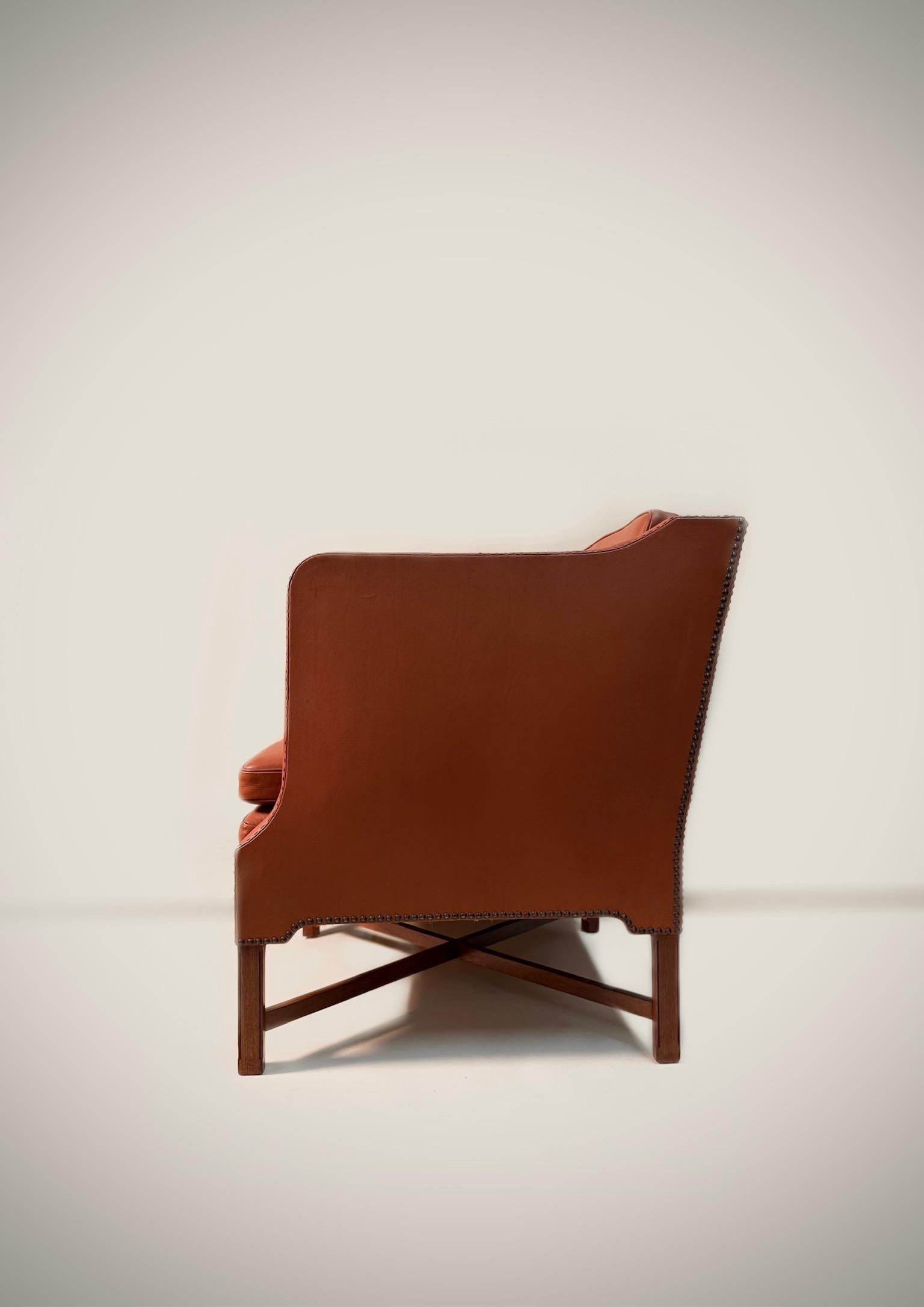 Danese Divano The Modern Scandinavian Klint modello 4118 in pelle e mogano in vendita