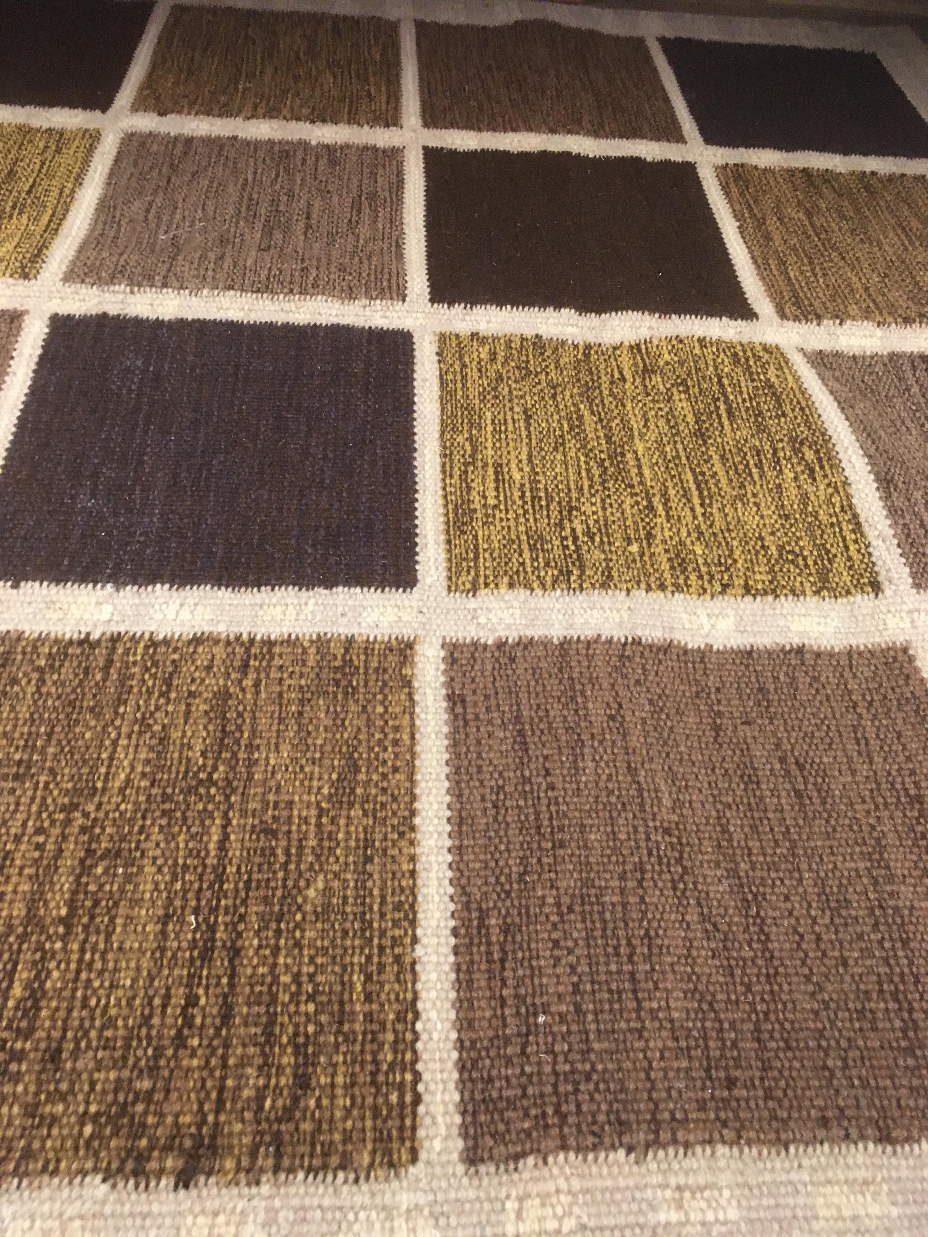 Scandinavian Modern Kilim Carpet For Sale 4