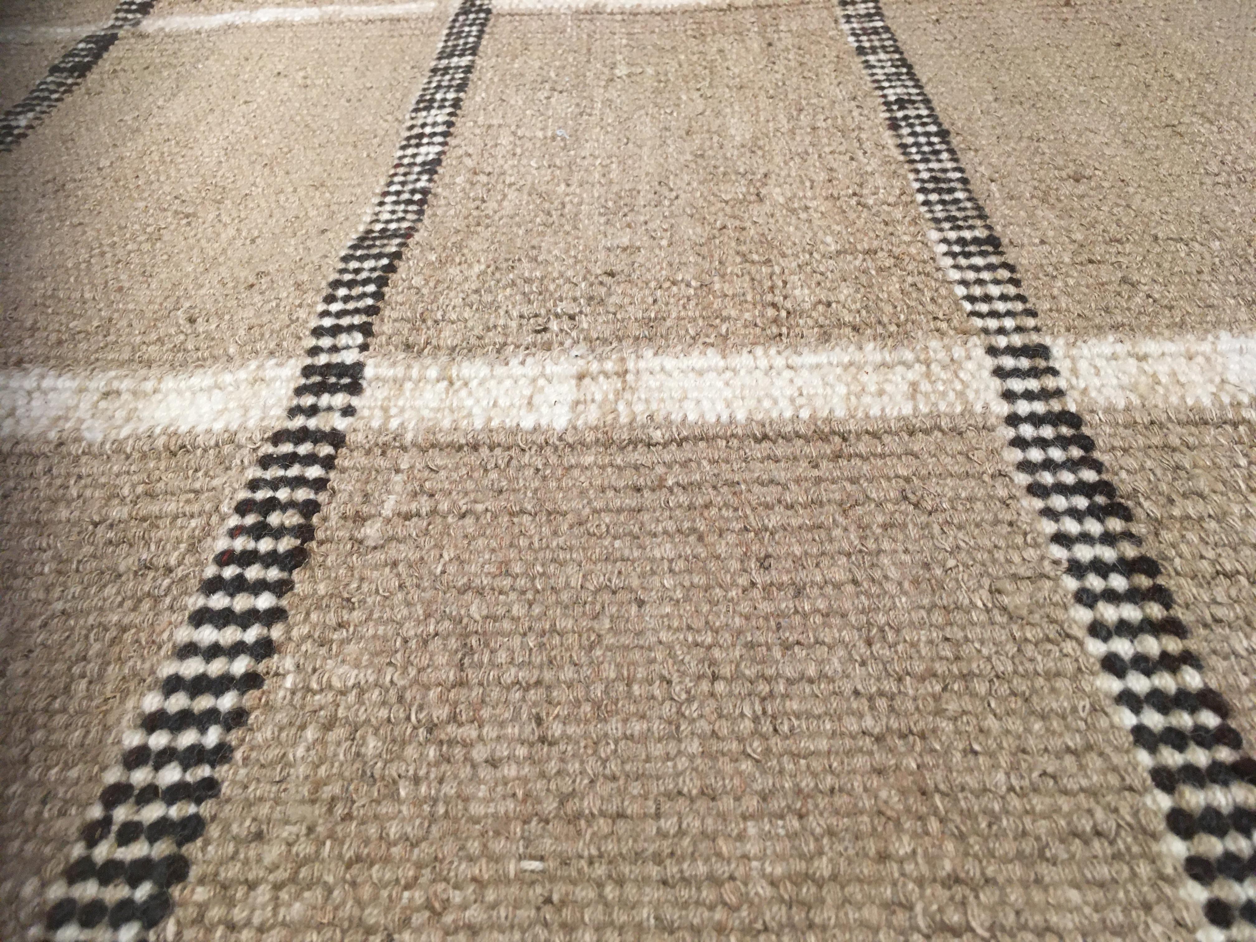 Scandinavian Modern Kilim Carpet 4