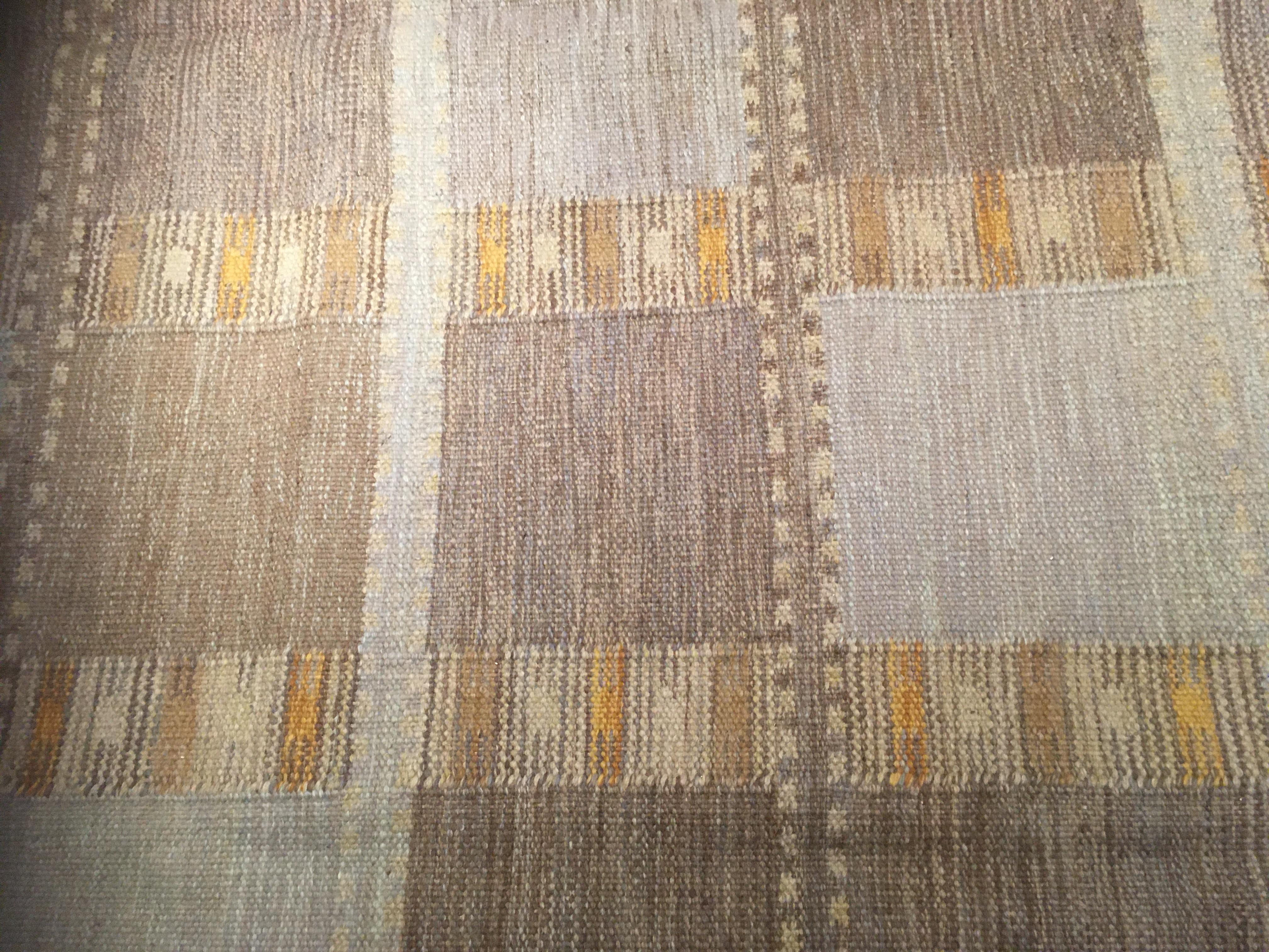 Scandinavian Modern Kilim Carpet In Excellent Condition For Sale In Milan, IT