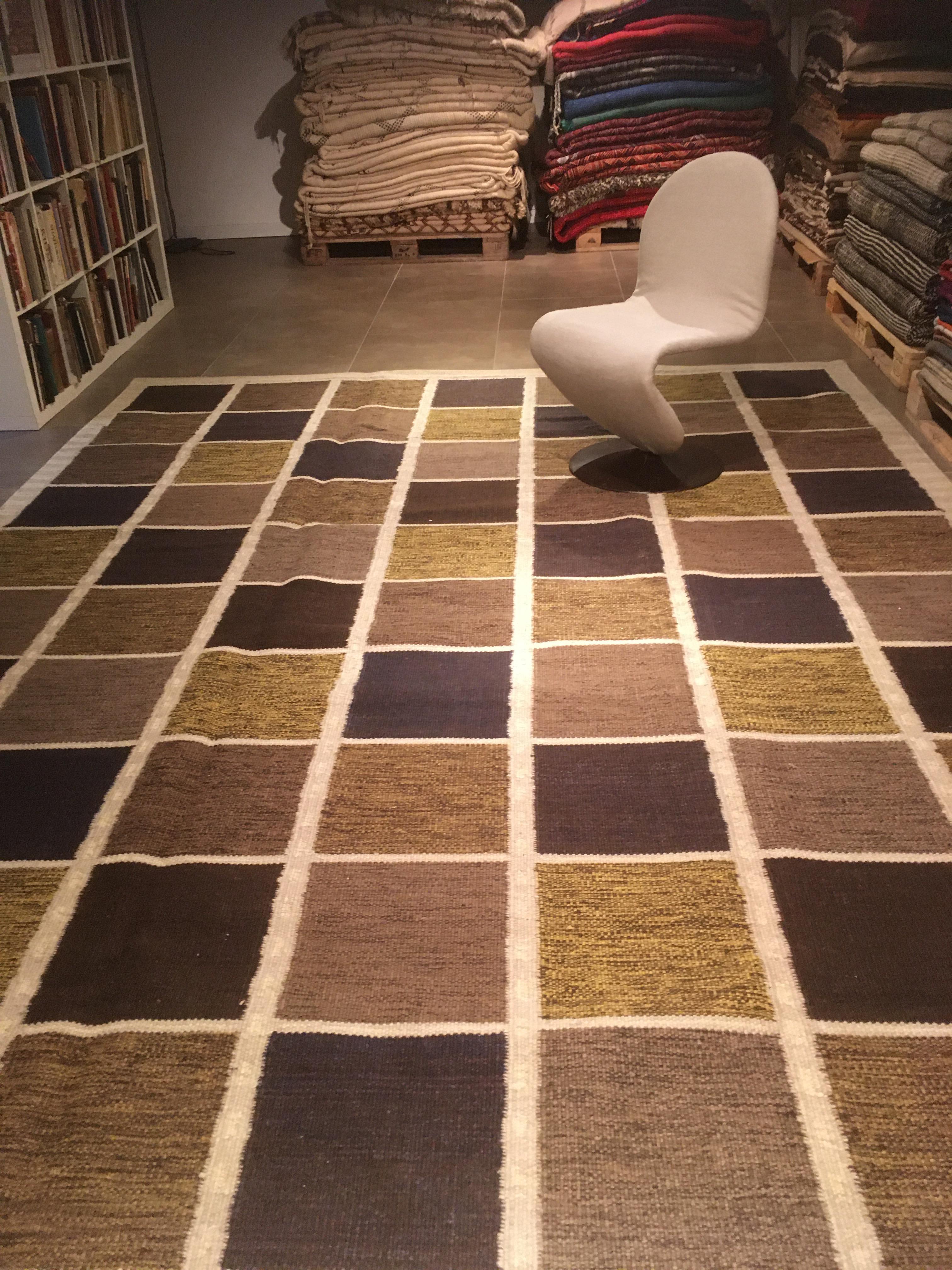 Wool Scandinavian Modern Kilim Carpet For Sale