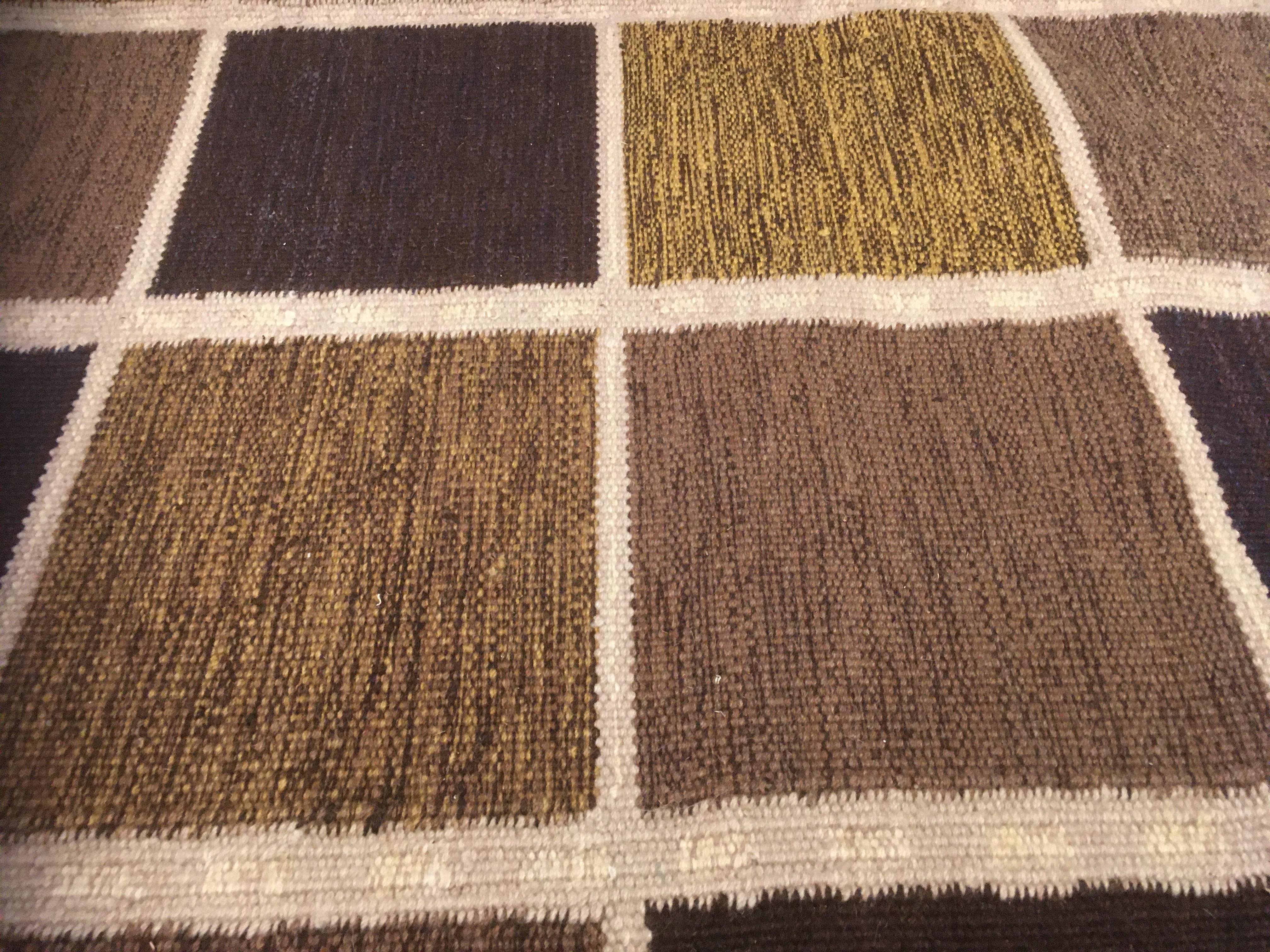 Scandinavian Modern Kilim Carpet For Sale 1