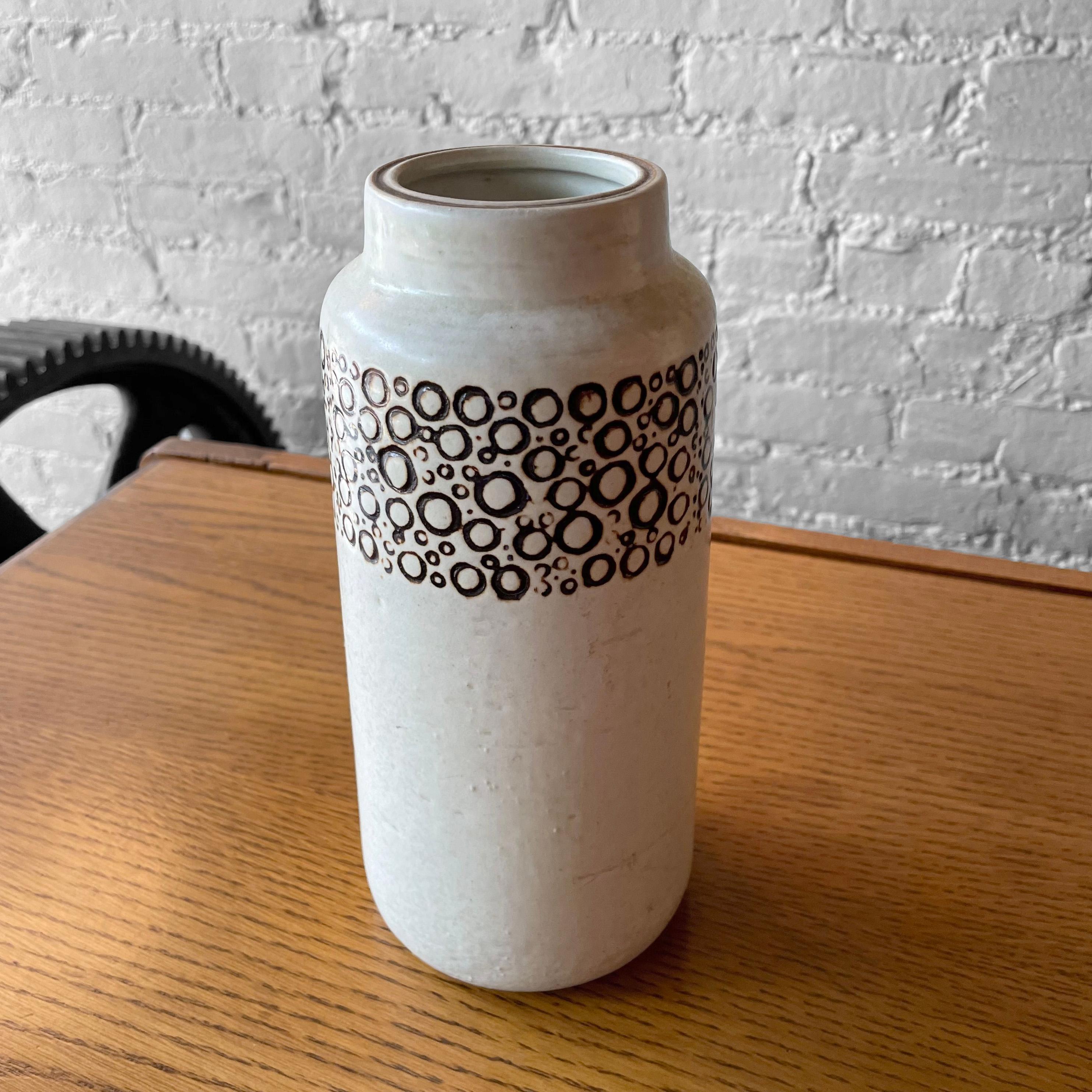 Vase « Kreta » de style scandinave moderne par Britt-Louise Sundell pour Gustavsberg Studio Bon état - En vente à Brooklyn, NY