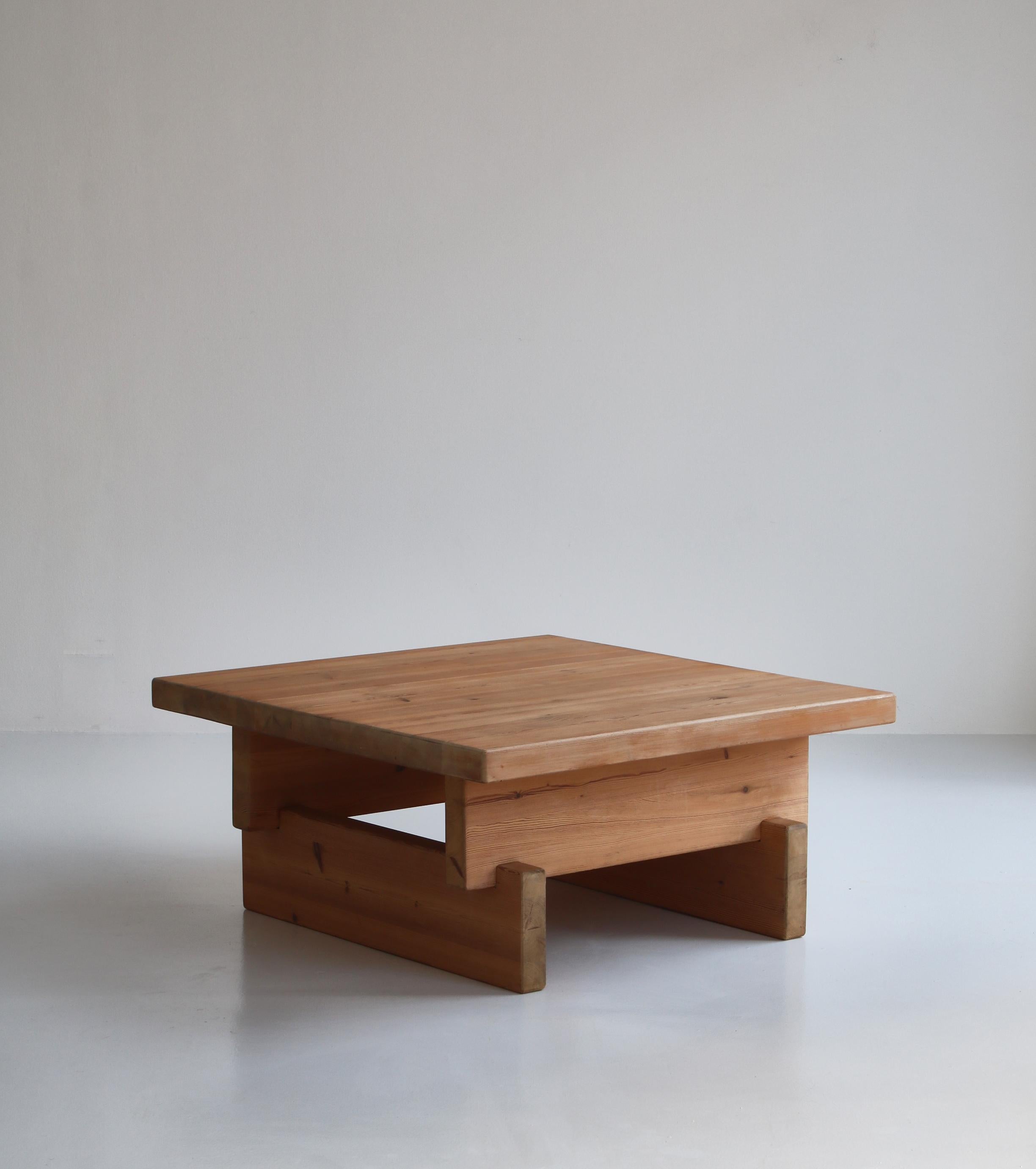 Swedish designer Roland Wilhelmsson designed this table in 1972 and it was manufactured at Karl Andersson and Söner. The “Kvadrat” coffee table has a look that is rustic, crisp, and geometric at the same time, which is a rare feat to behold.