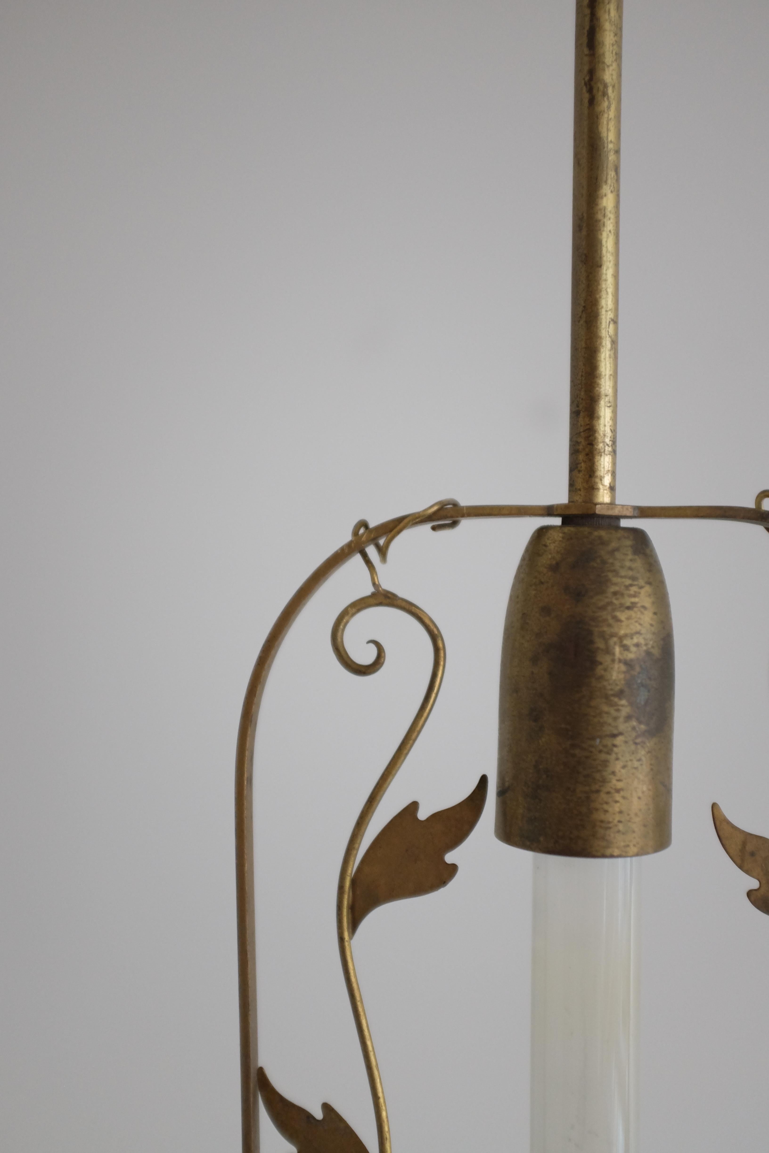 Ciondolo decorato con foglie The Modern-Decor Scandinavian In condizioni buone in vendita a New York, NY
