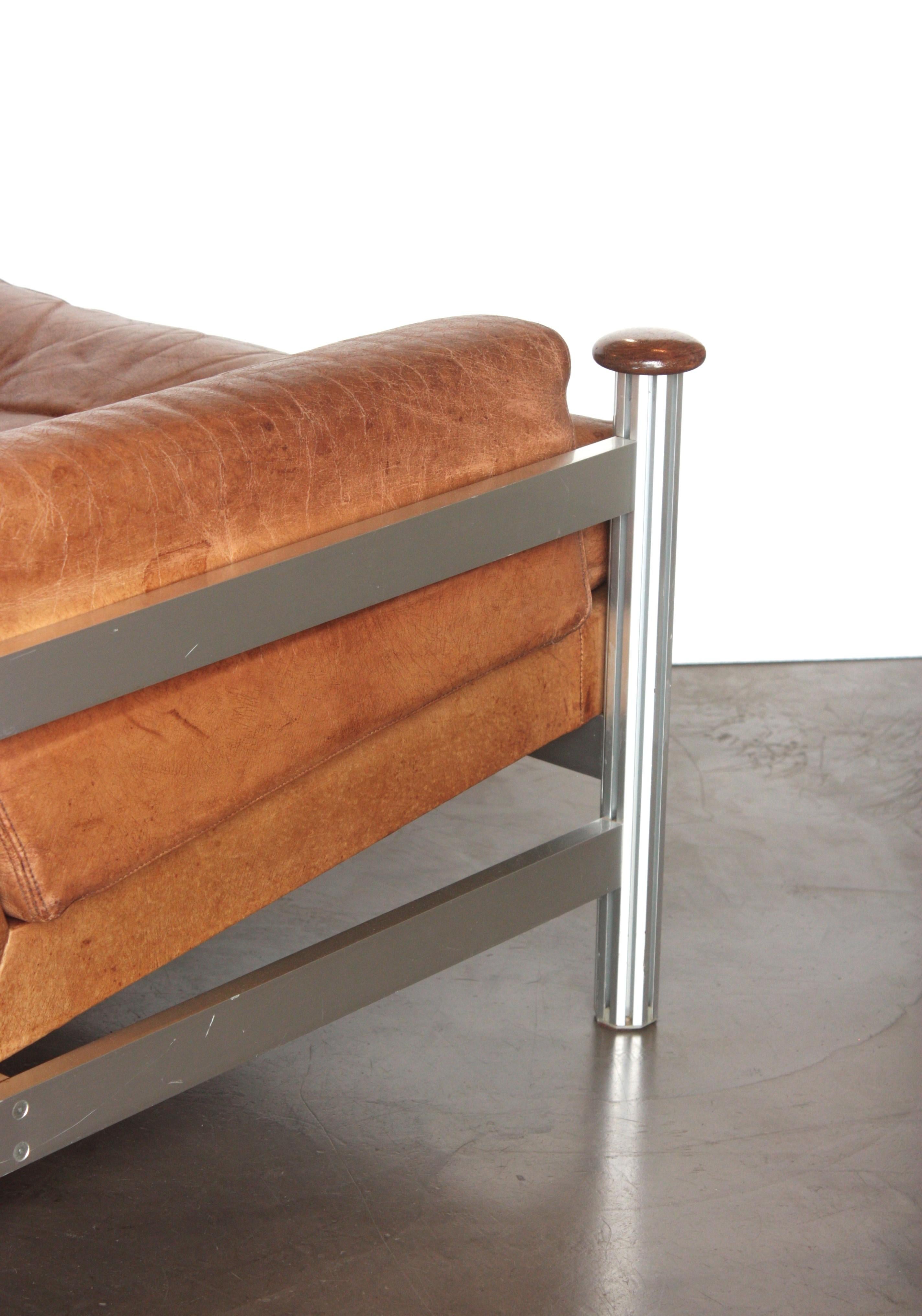 Scandinavian Modern Leather and Aluminium Lounge Chair For Sale 4