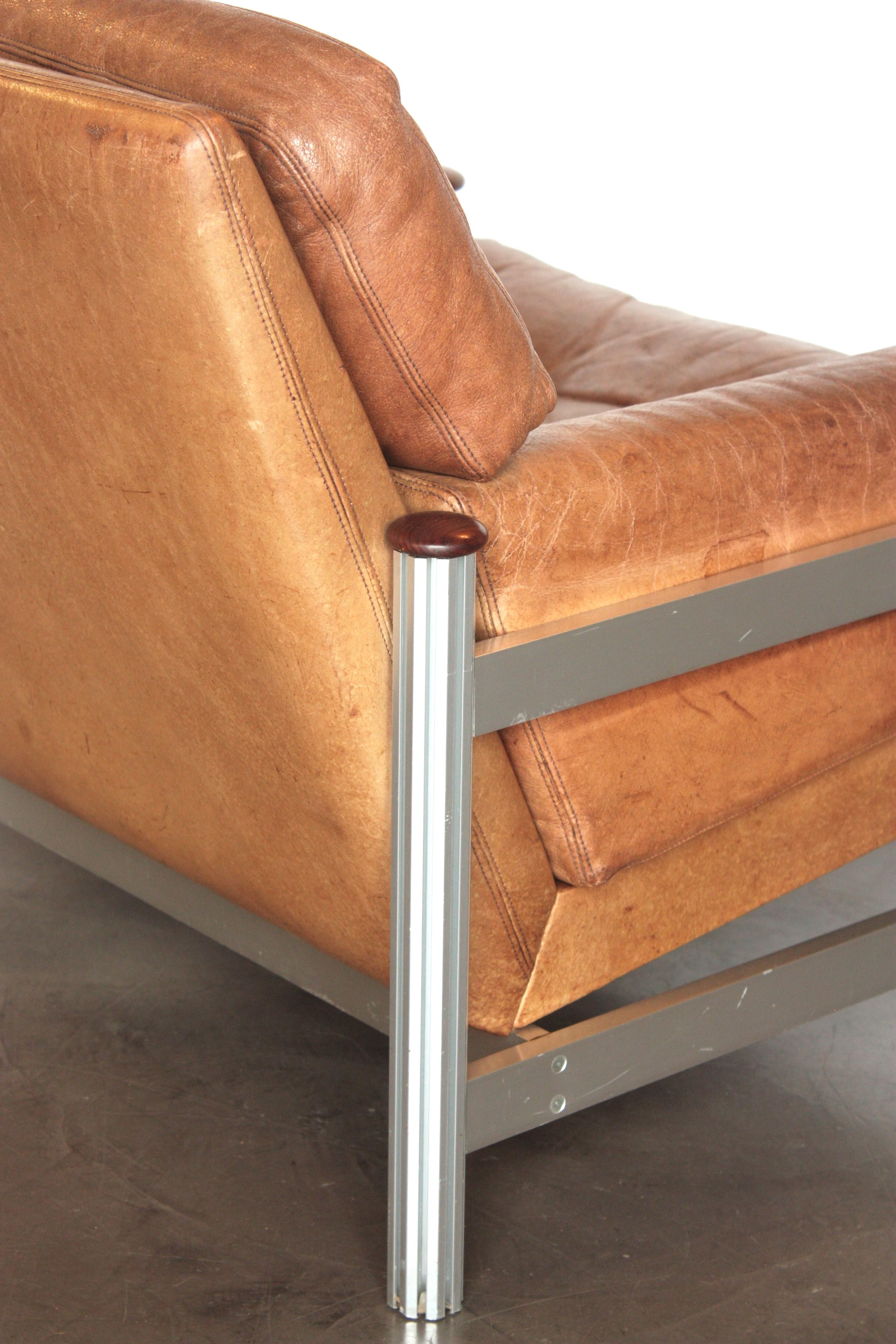 Scandinavian Modern Leather and Aluminium Lounge Chair For Sale 3