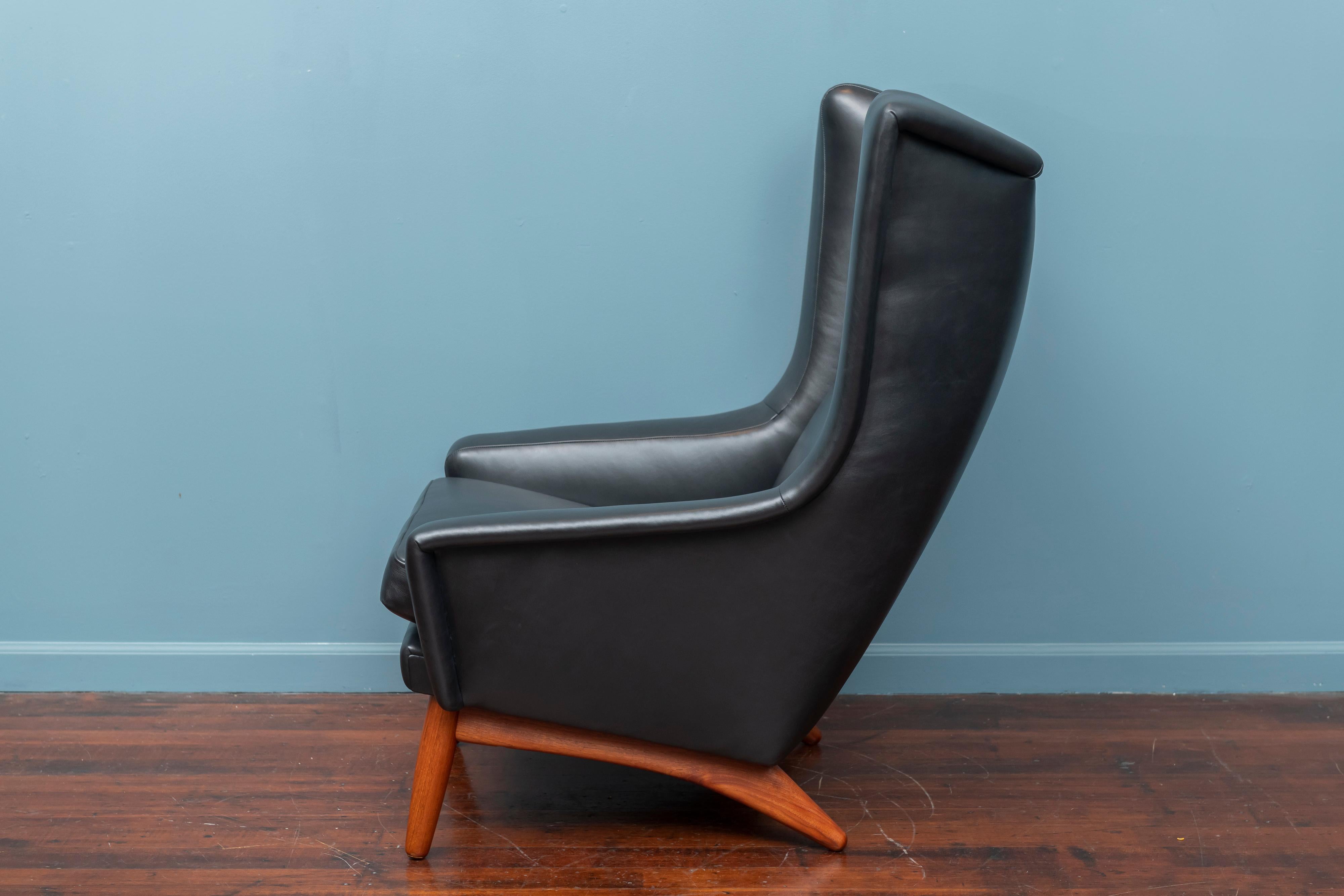 Danish Scandinavian Modern Leather Lounge Chair For Sale