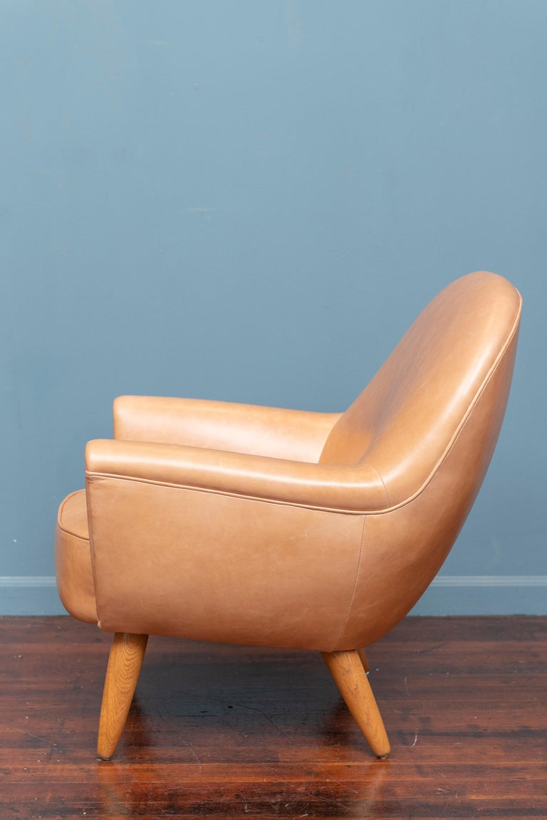 Mid-20th Century Scandinavian Modern Leather Lounge Chair For Sale