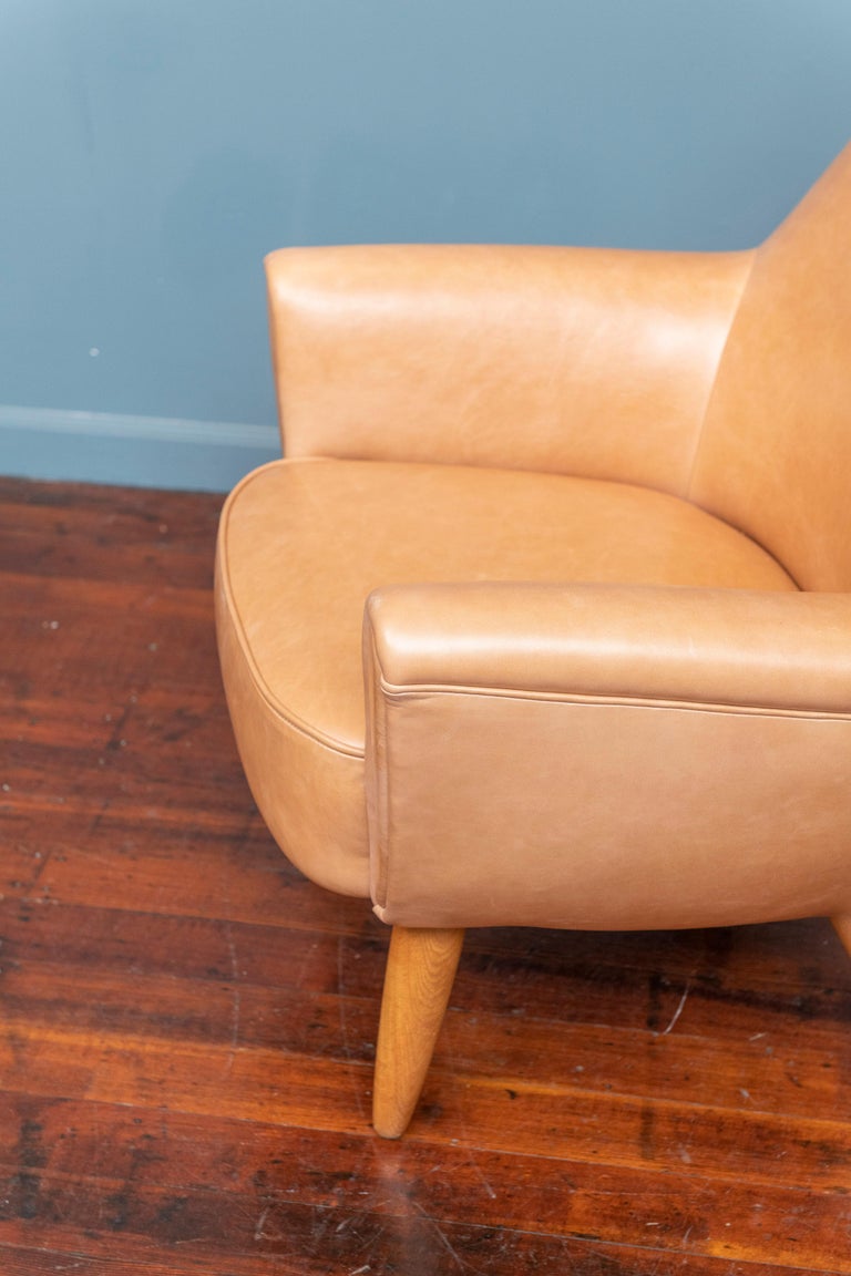 Scandinavian Modern Leather Lounge Chair For Sale 2