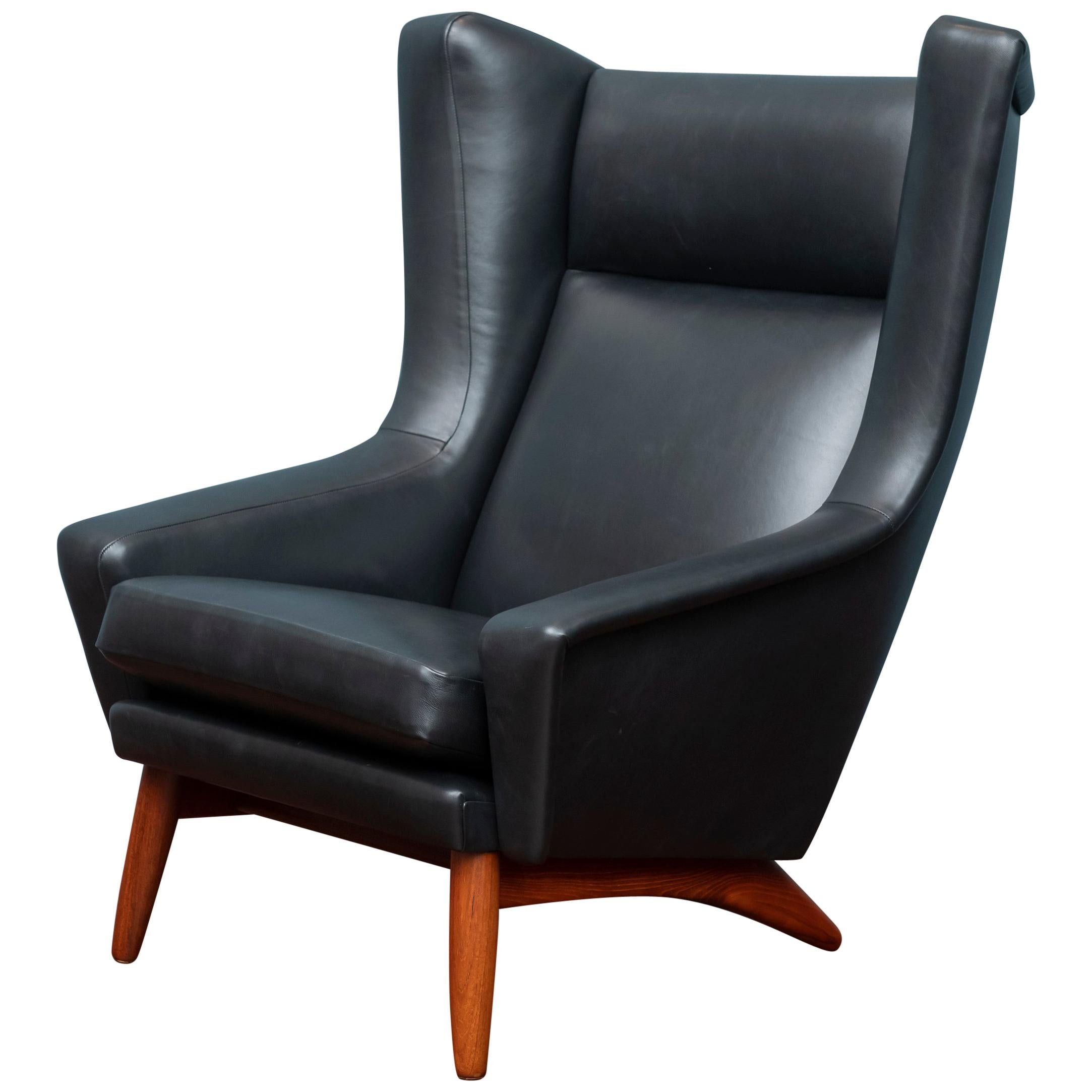 Scandinavian Modern Leather Lounge Chair For Sale