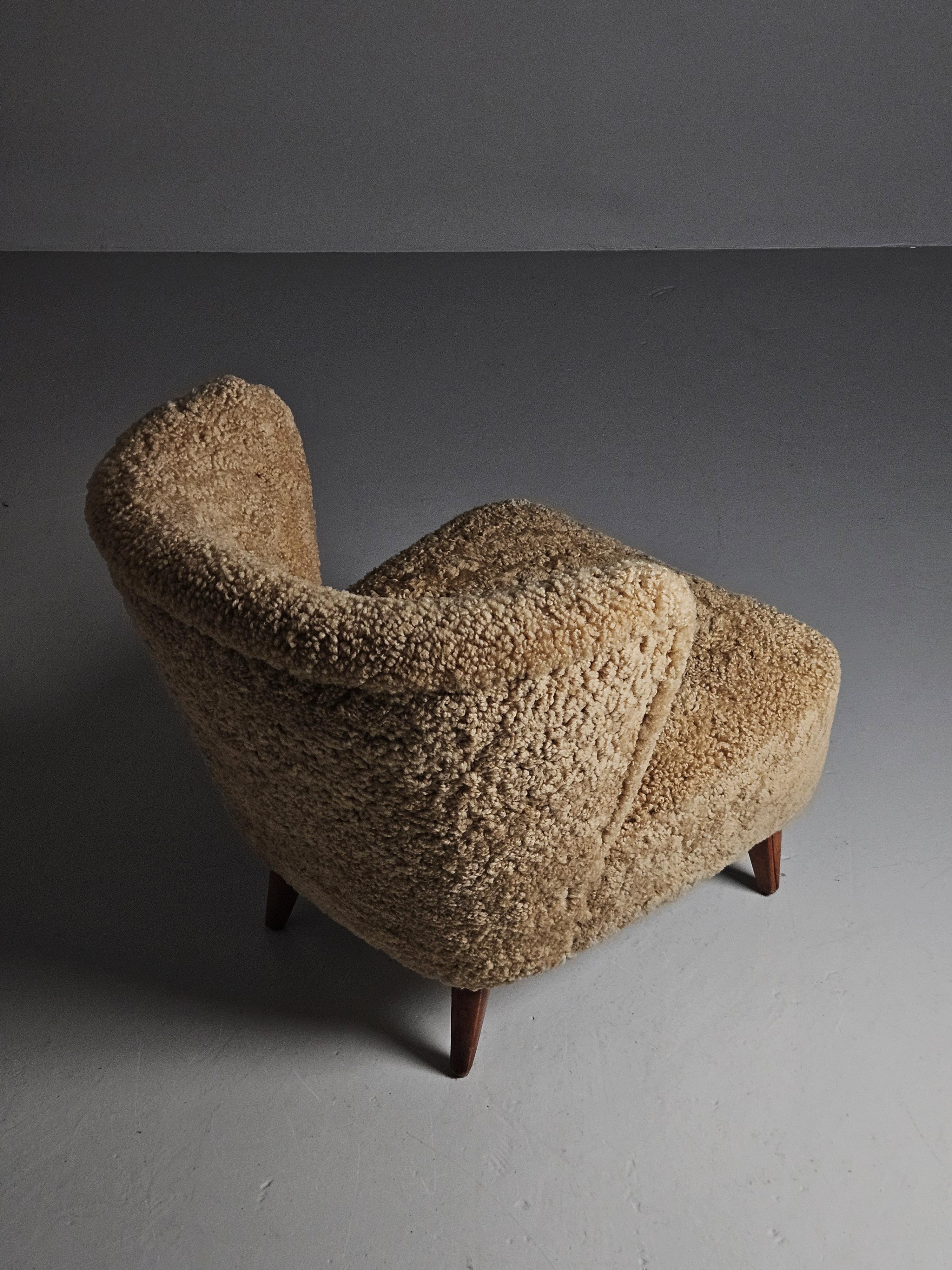 Scandinavian Modern lounge chair by Gösta Jonsson, Sweden, 1950s For Sale 3