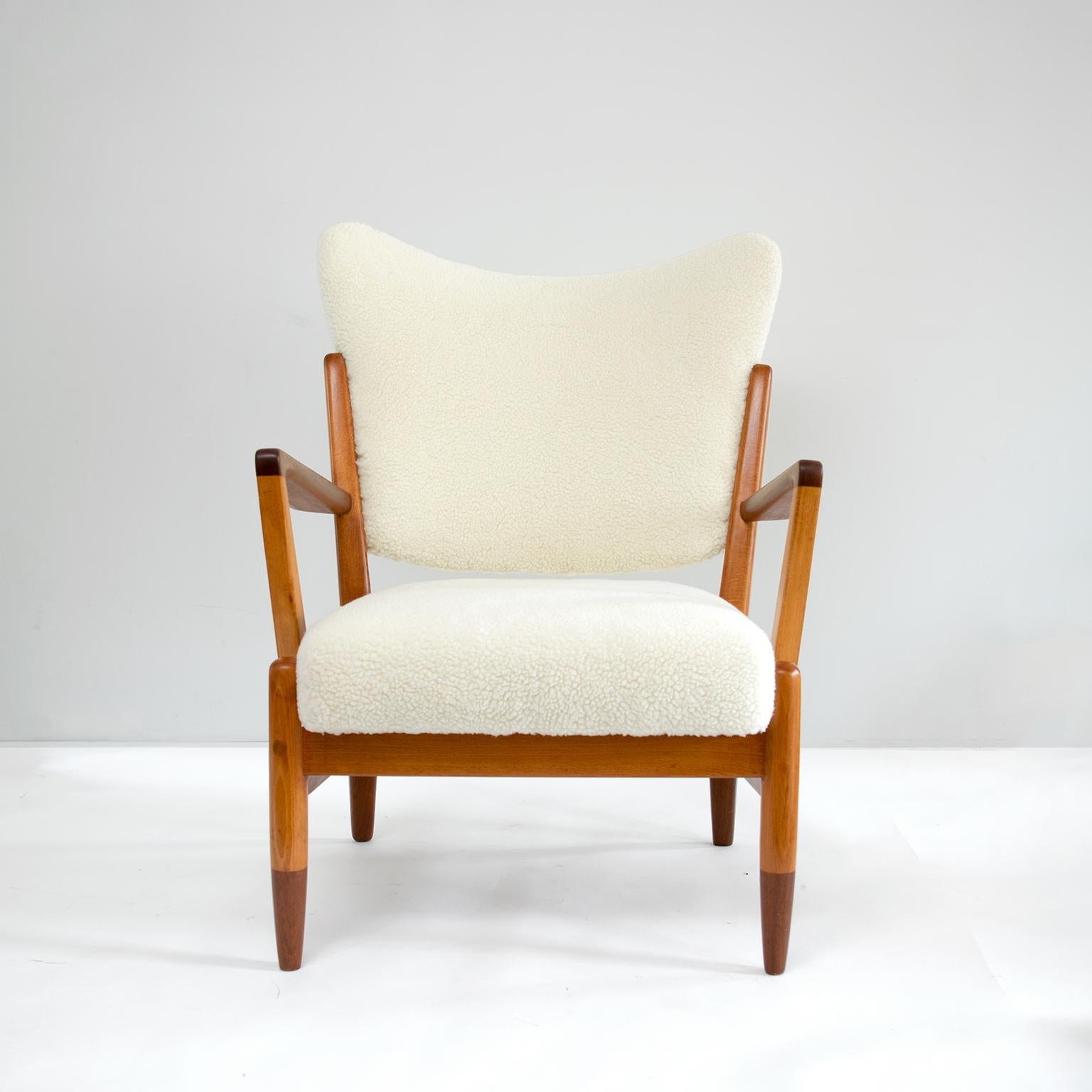 Faux Fur Scandinavian, Modern Lounge Chair Elmwood and Teak Frame with Faux Sheepskin