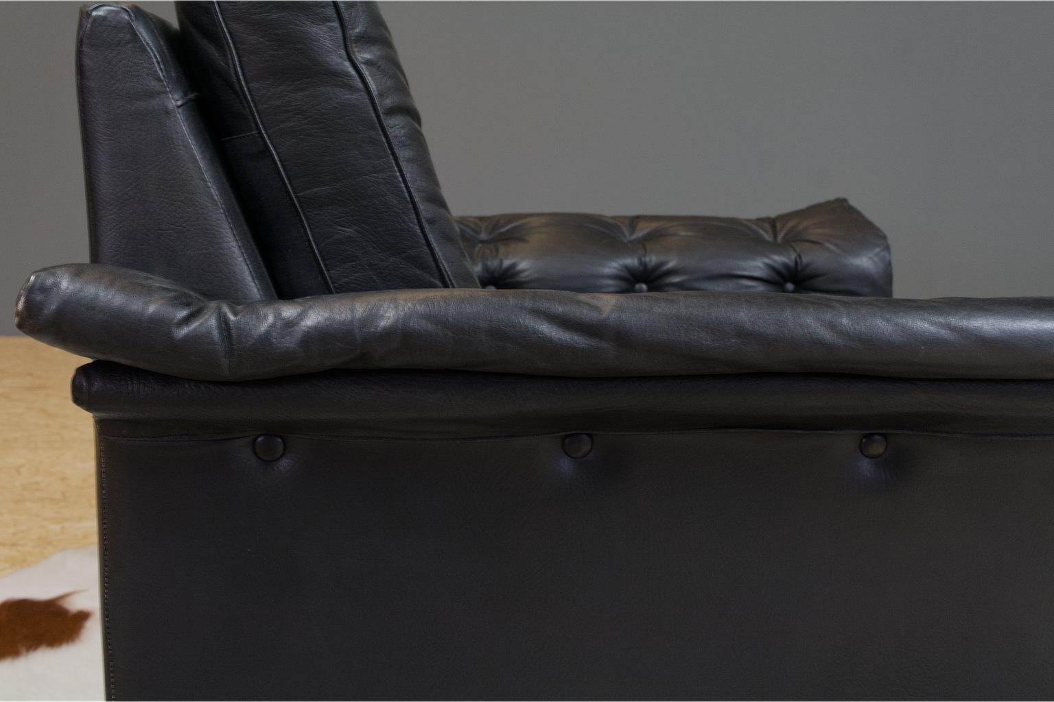 Scandinavian Modern Lounge Chair in Black Leather, Danish Modern, 1960s 6