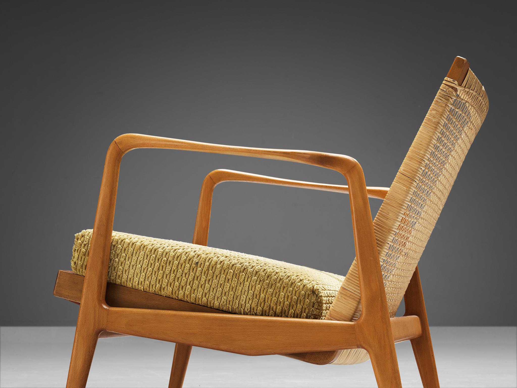 The Modern Scandinavian Lounge Chair aus Holz und Schilfrohr (Mitte des 20. Jahrhunderts) im Angebot