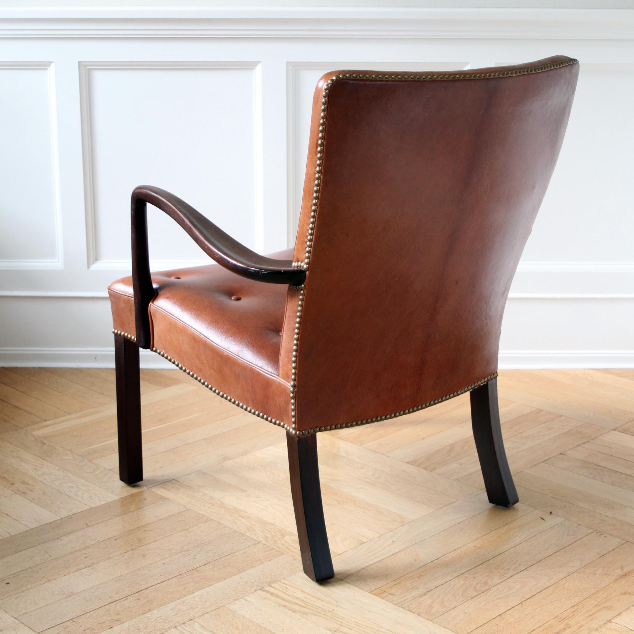 Danois Chaise longue The Moderns, Jacob Kjær, acajou et cuir Niger en vente
