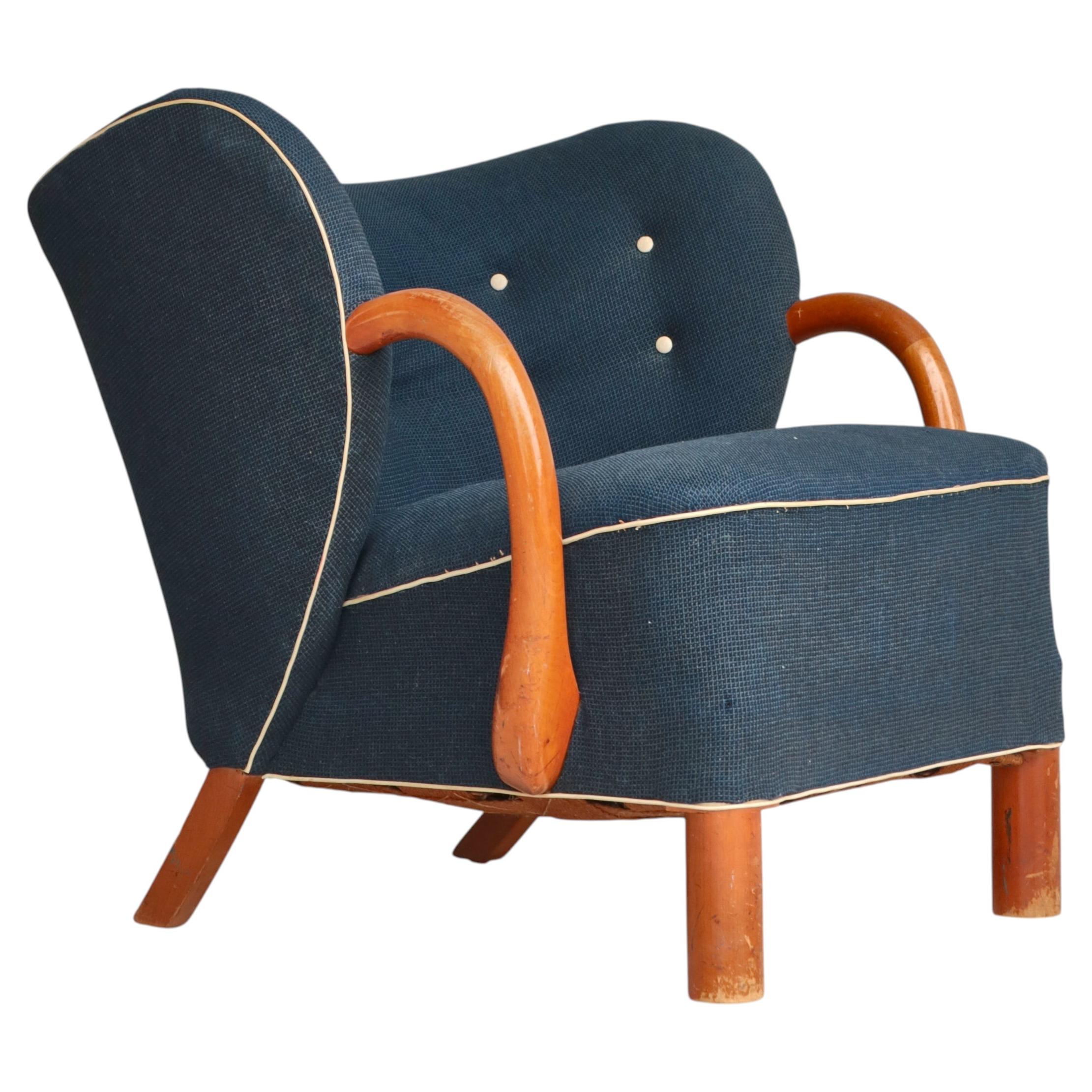 Scandinavian Modern Lounge Chair no. 107 Viggo Boesen, Slagelse Møbelværk, 1940s For Sale