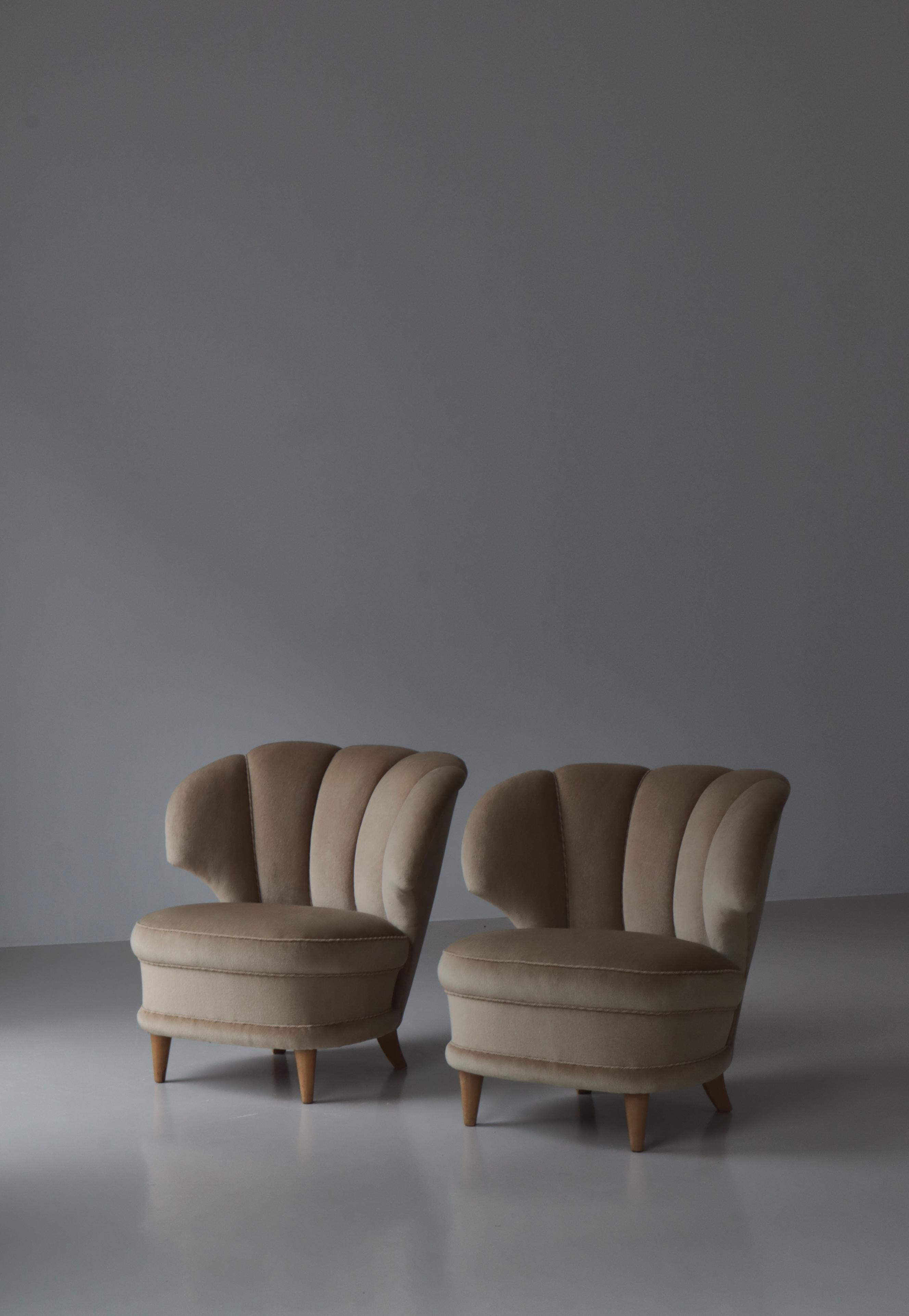 Scandinavian Modern Lounge Chairs Beige Suede Carl Johan Boman, Finland, 1940s 6