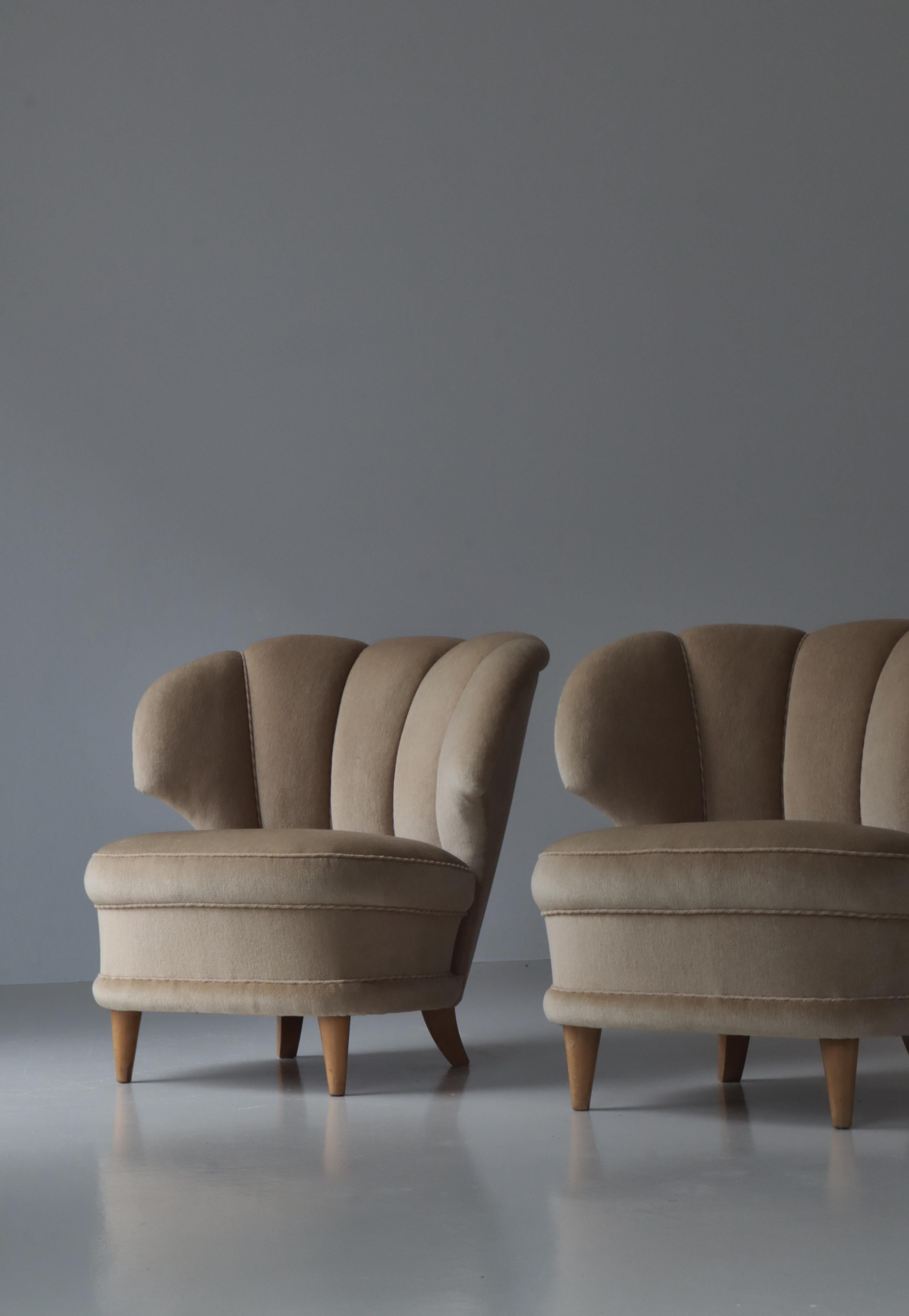Mid-20th Century Scandinavian Modern Lounge Chairs Beige Suede Carl Johan Boman, Finland, 1940s