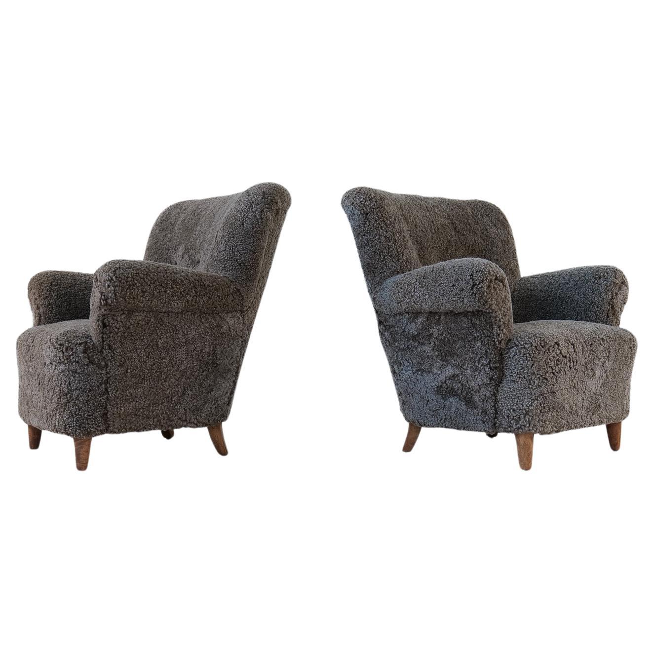 Scandinavian Modern Lounge Chairs in Grey/Black Sheepskin Shearling Sweden, 1940 For Sale