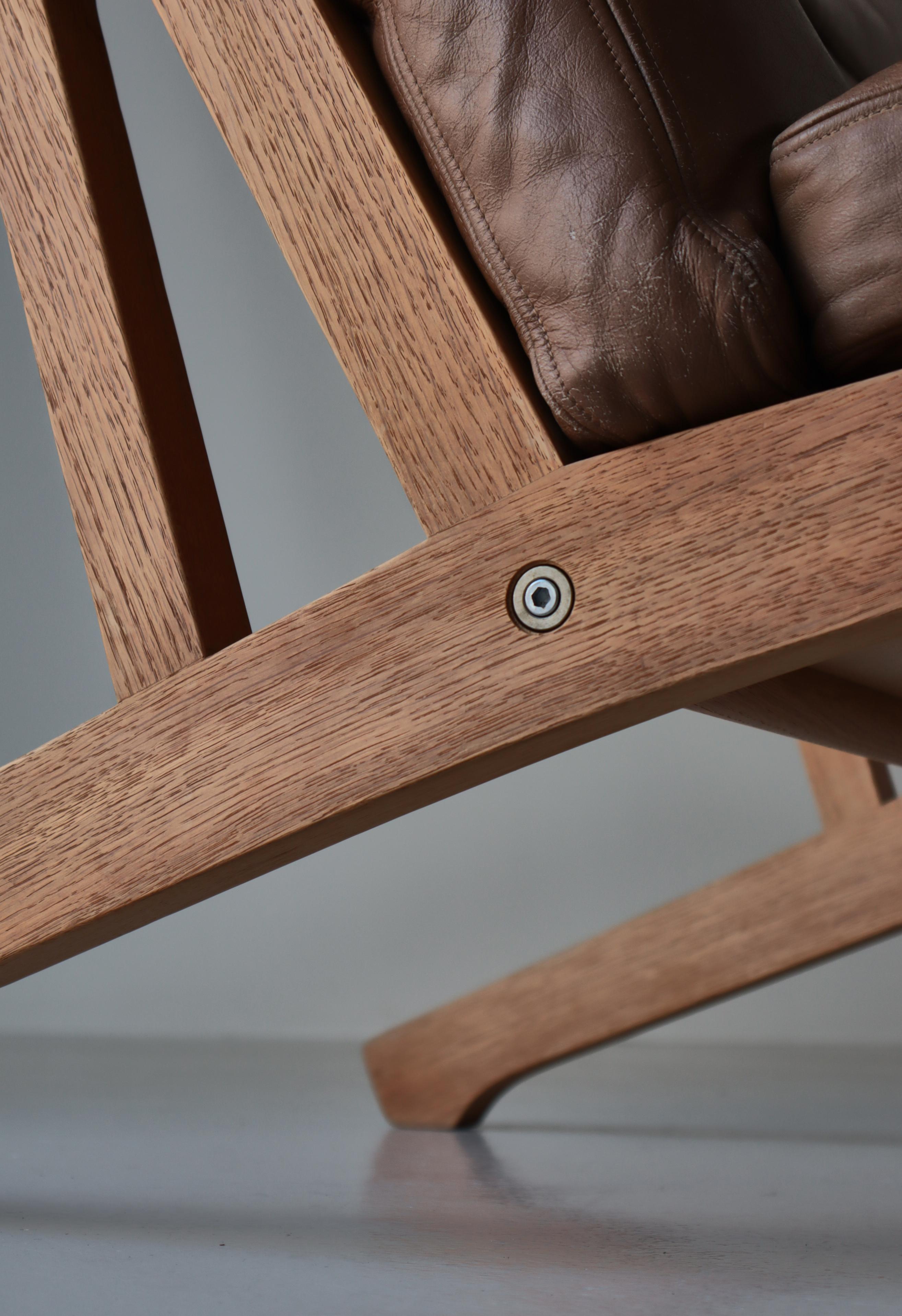 Sedie da salotto The Modern Scandinavian in Oak e pelle di Hans J. Wegner, 1960 in vendita 6