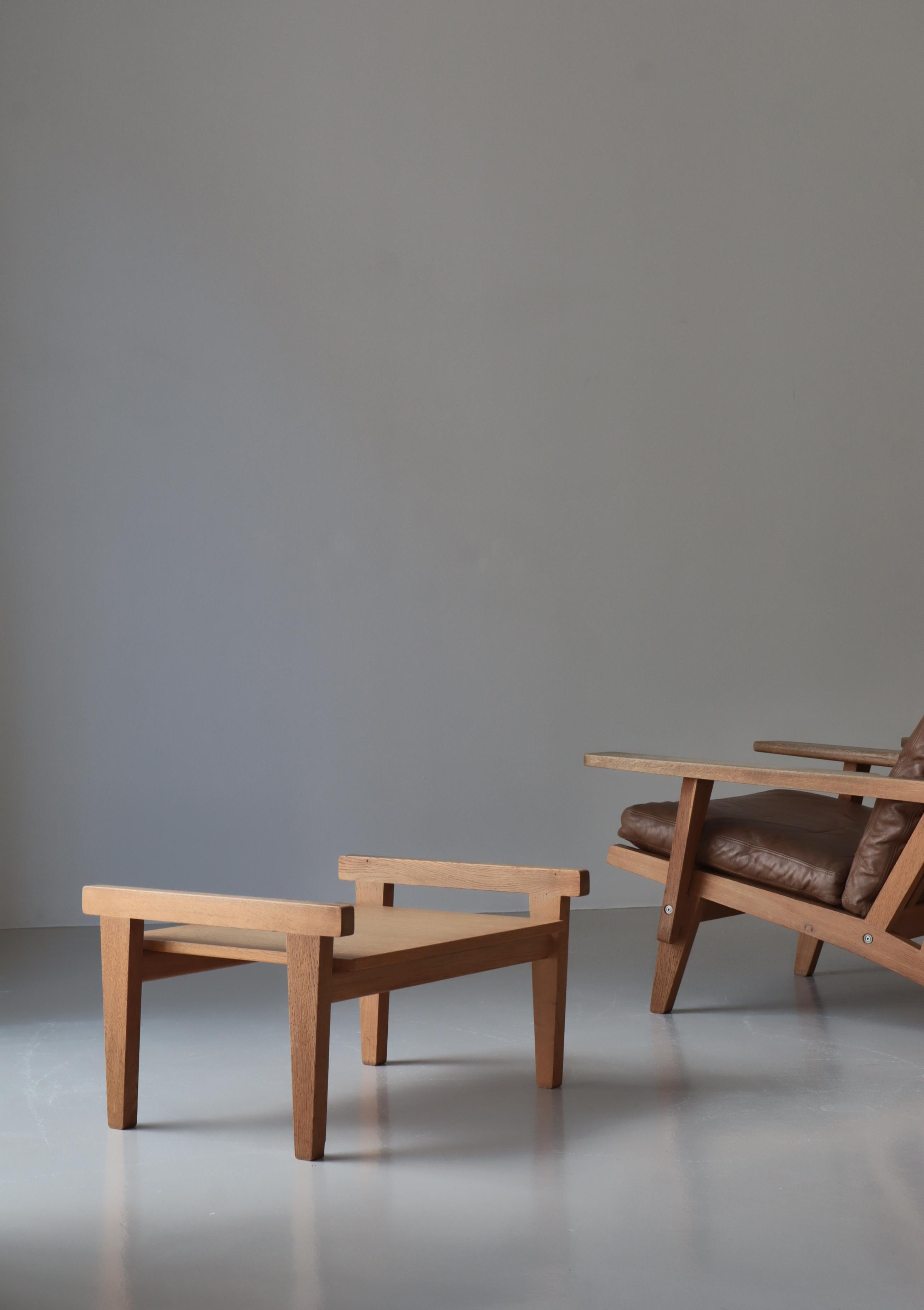 Sedie da salotto The Modern Scandinavian in Oak e pelle di Hans J. Wegner, 1960 in vendita 11