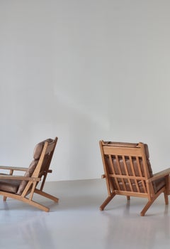 Scandinavian Modern Lounge Chairs in Oak & Leather by Hans J. Wegner, 1960