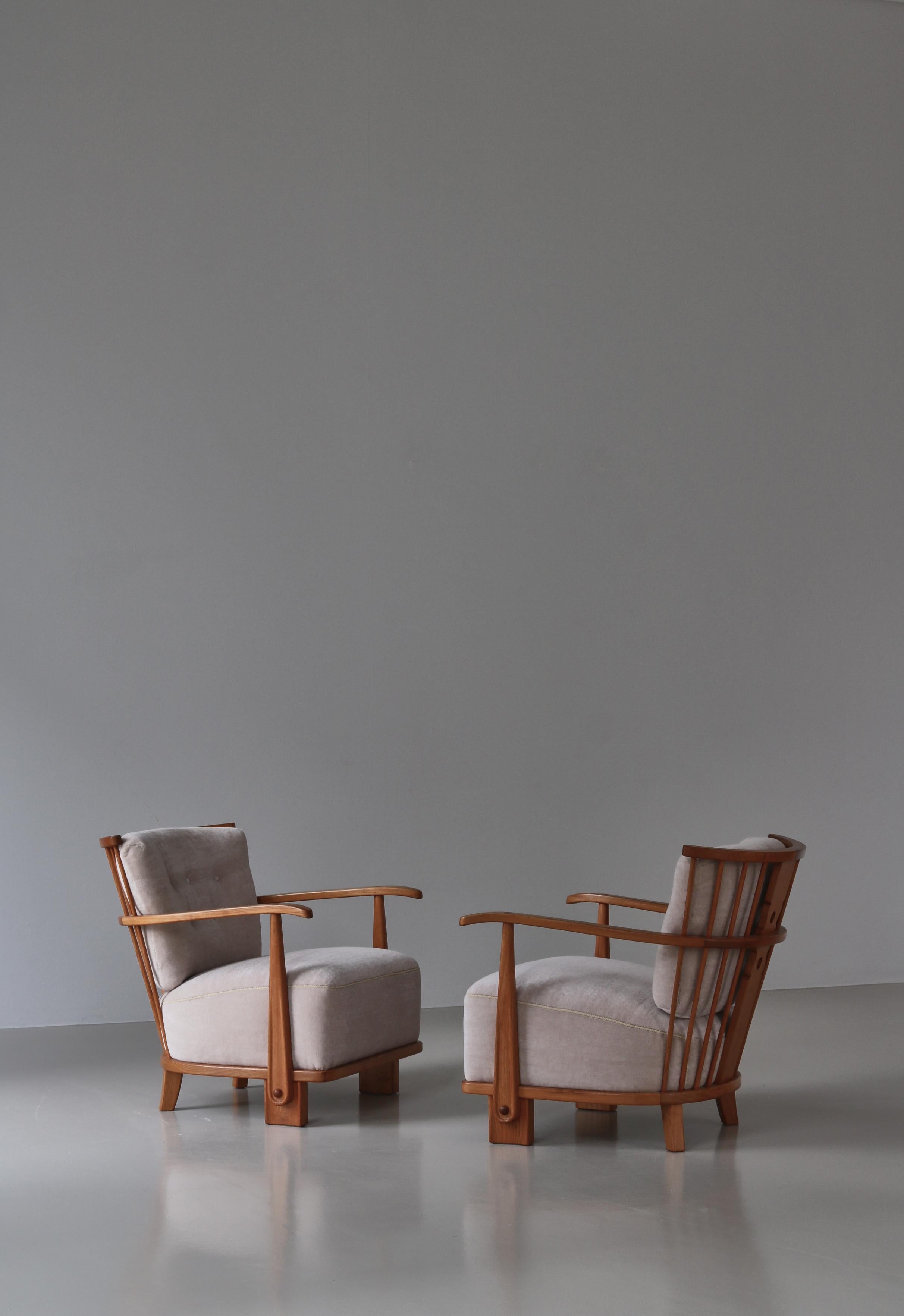 Milieu du XXe siècle Scandinave  Fauteuils de salon modèle 1590, Fritz Hansen, orme et mohair de velours, années 1940 en vente