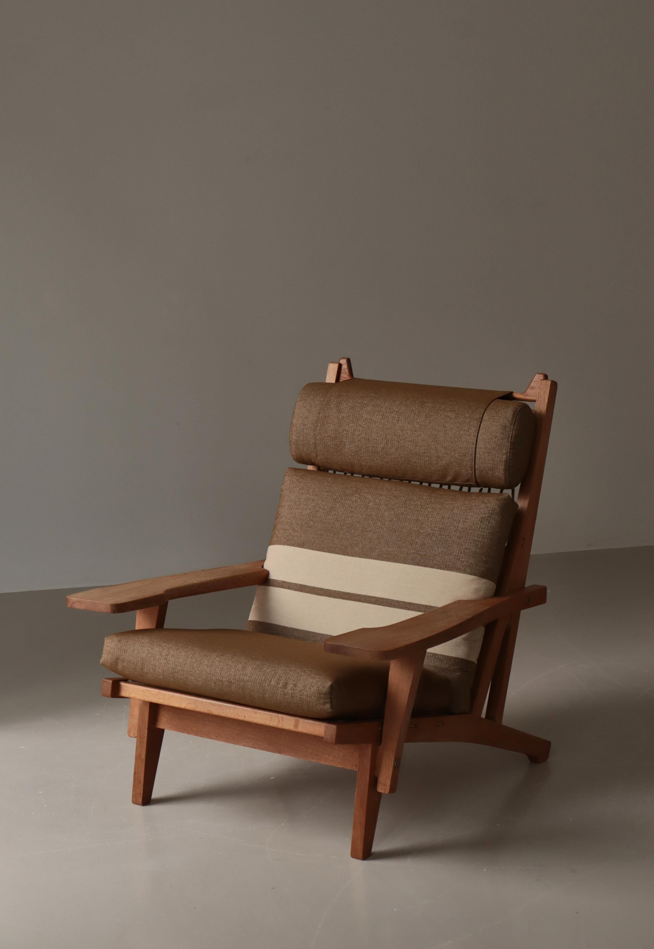 Sillas de salón modernas escandinavas Model 375 de Hans J. Wegner, GETAMA, años 60 en venta 9