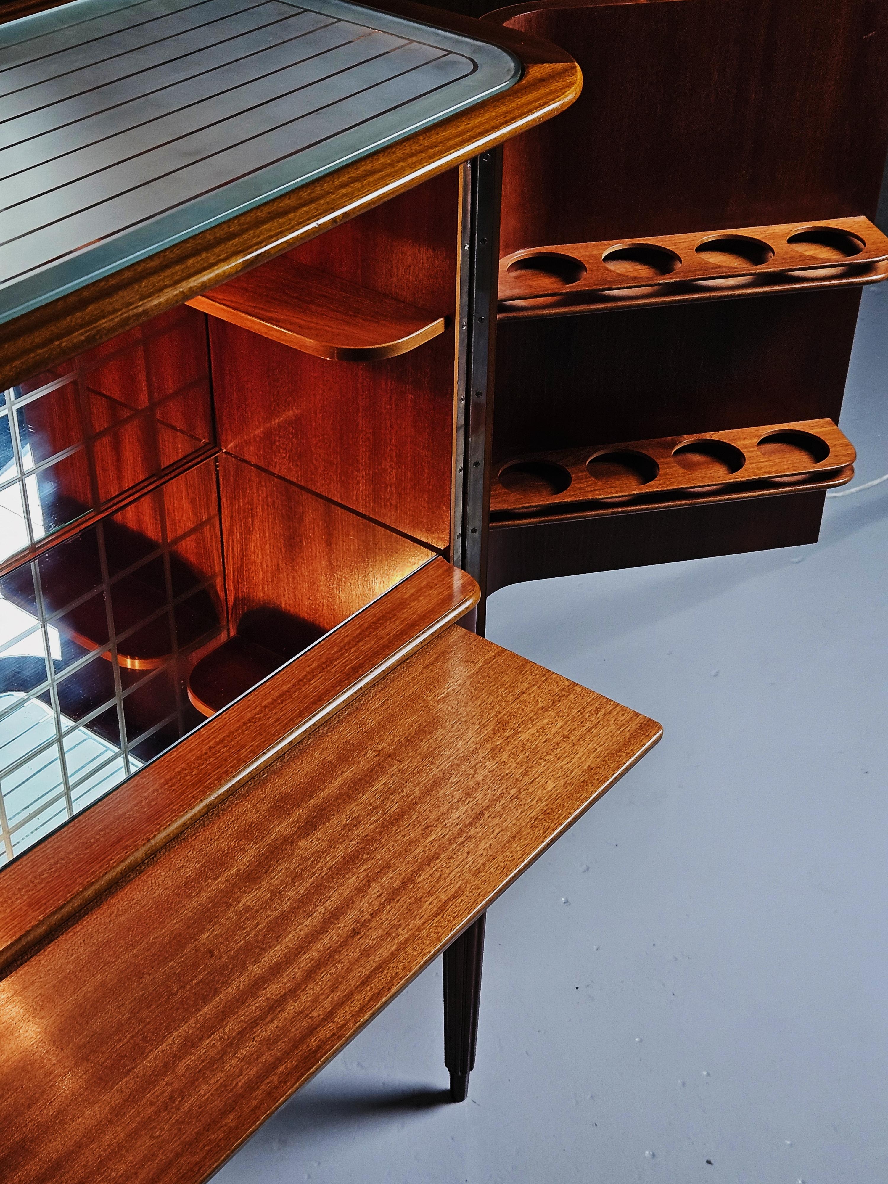 Scandinavian modern mahogany and leather bar cabinet, Sweden, 1950s In Good Condition In Eskilstuna, SE