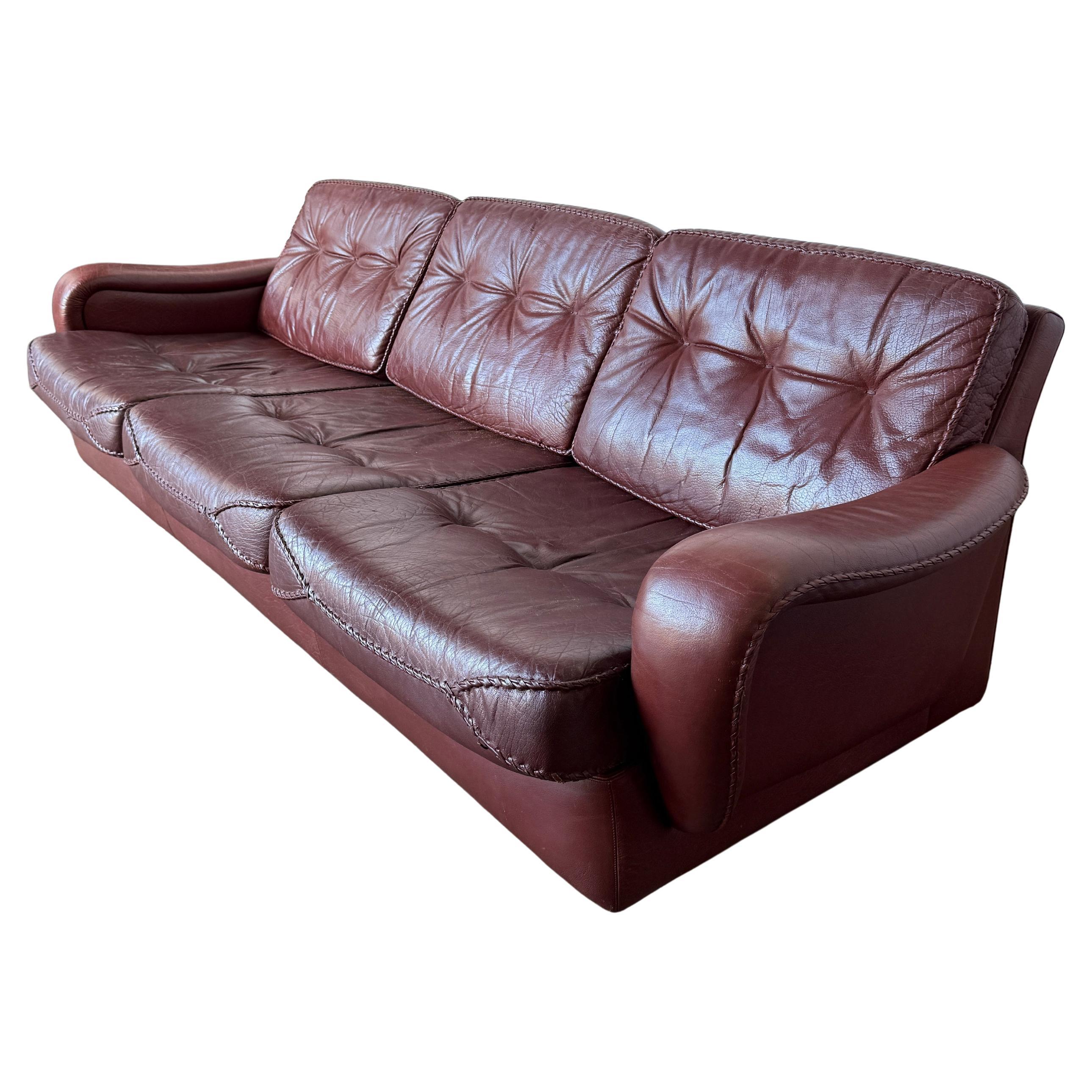 Danese Scandinavian modern maroon leather 3 seat sofa lounge by Madsen & Schubell in vendita