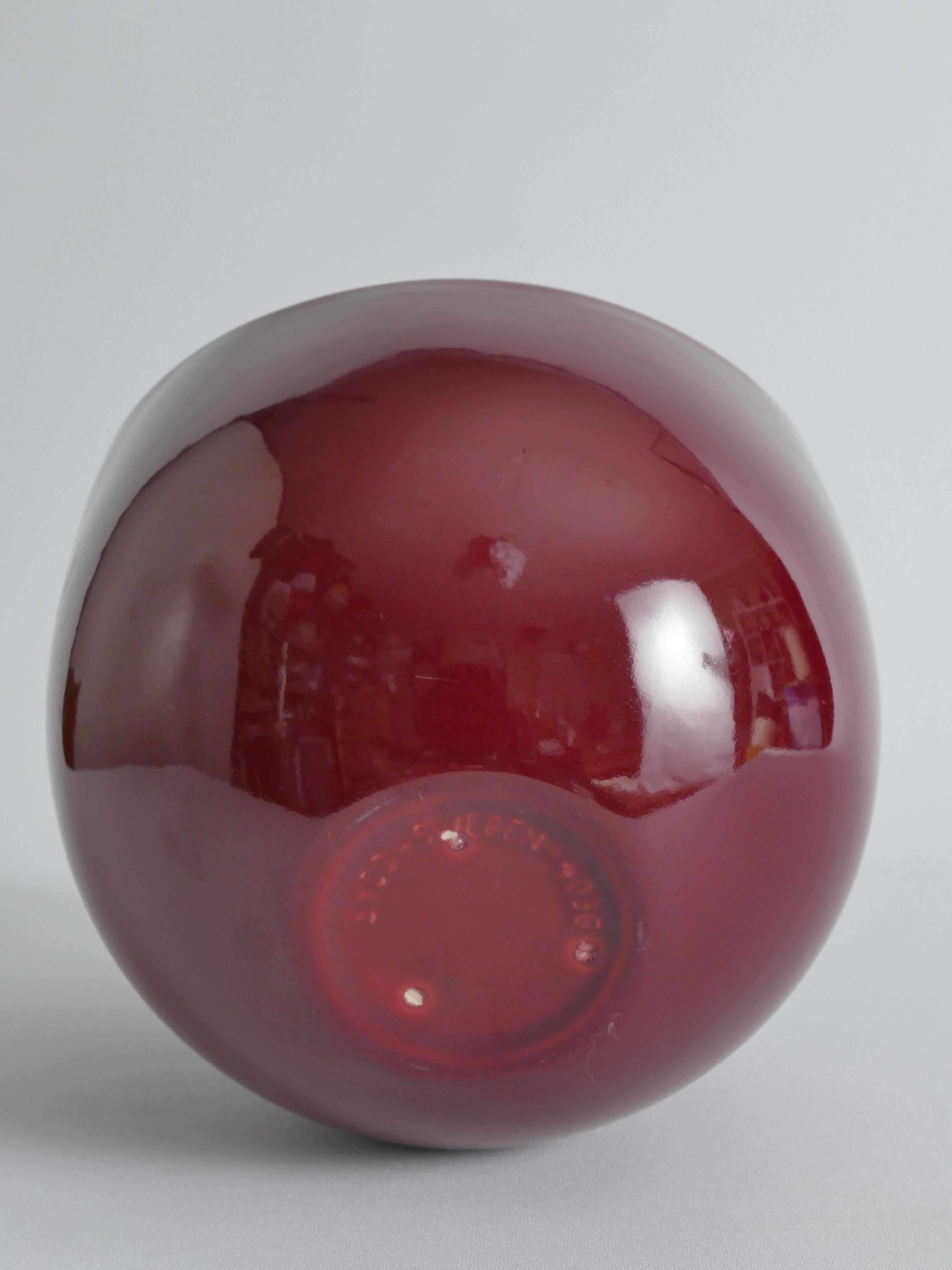 Scandinavian Modern Merlot Red Stoneware Bowl by SYCO, Sweden, 1950s For Sale 4