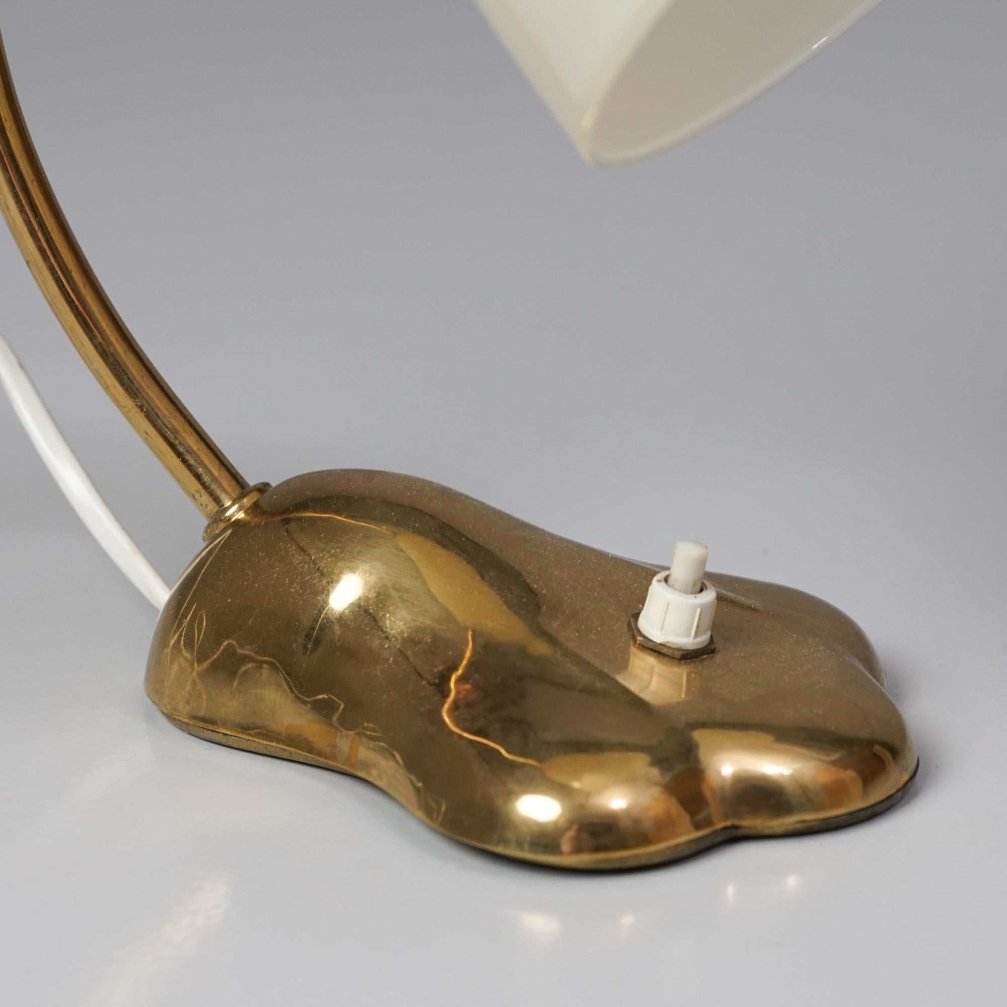 Scandinavian Modern Model 2432 Table-/ Wall Light, Valinte Oy, 1950s In Good Condition For Sale In Helsinki, Uusimaa