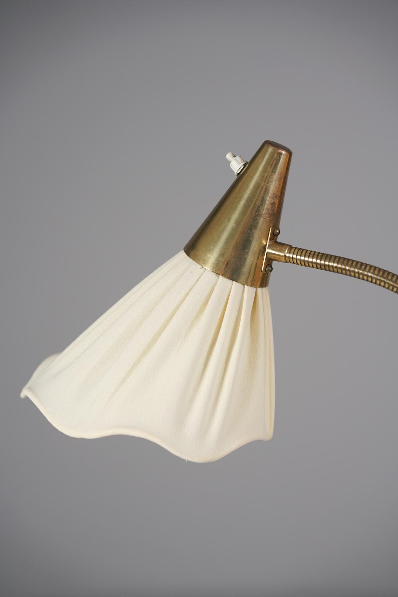 Scandinavian Modern Model EN 31 Floor Lamp, Itsu, 1950s In Good Condition For Sale In Helsinki, Uusimaa