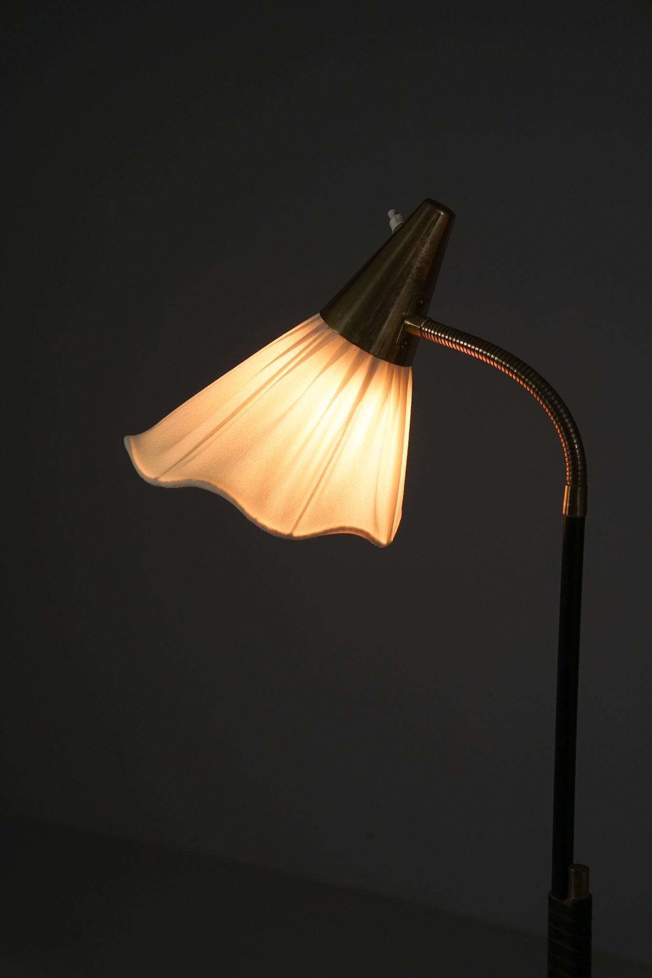 Metal Scandinavian Modern Model EN 31 Floor Lamp, Itsu, 1950s For Sale