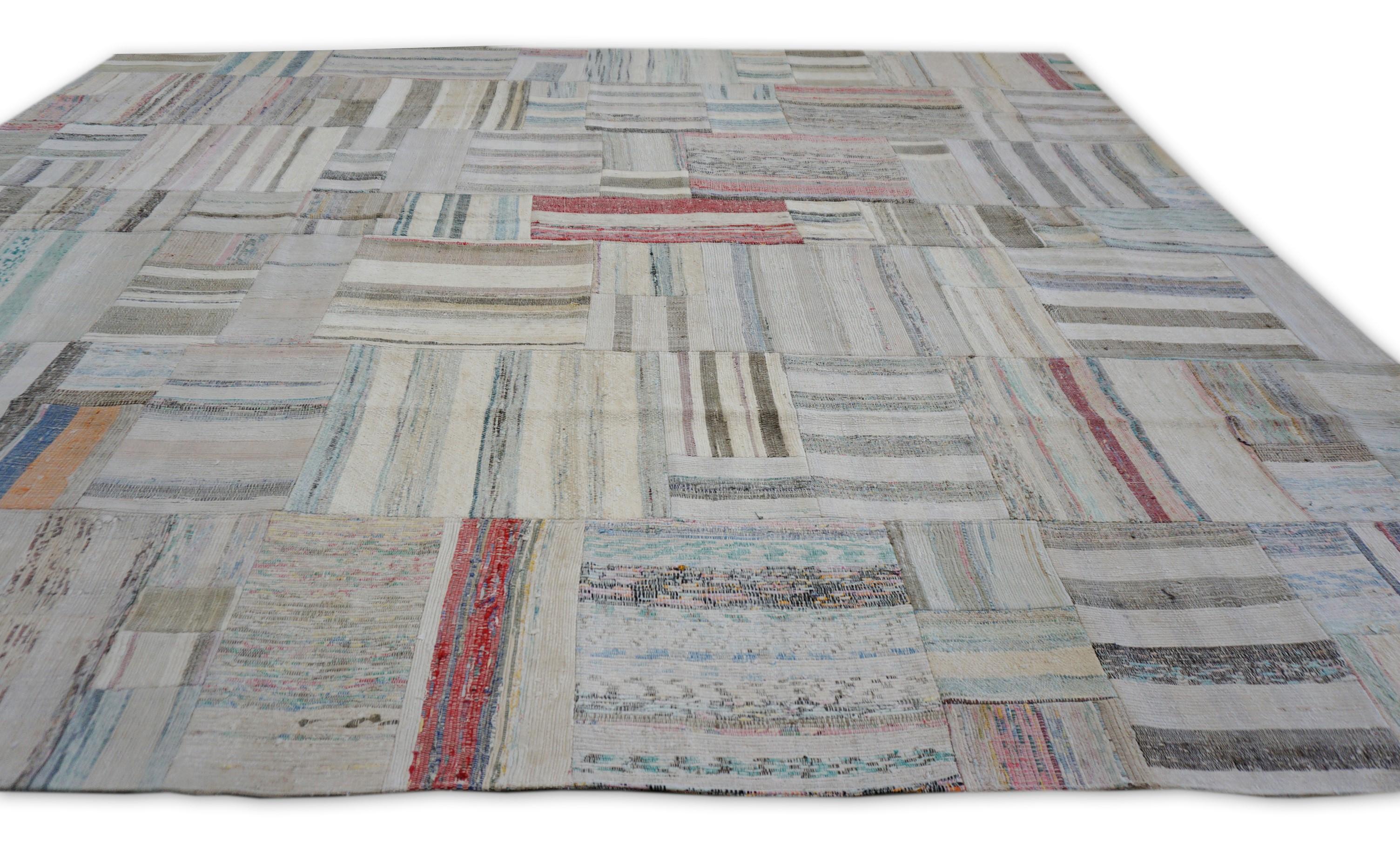 Skandinavisch-moderne Mehrfarbige Vintage  Teppich 8'10''x9'11'' (Türkisch) im Angebot