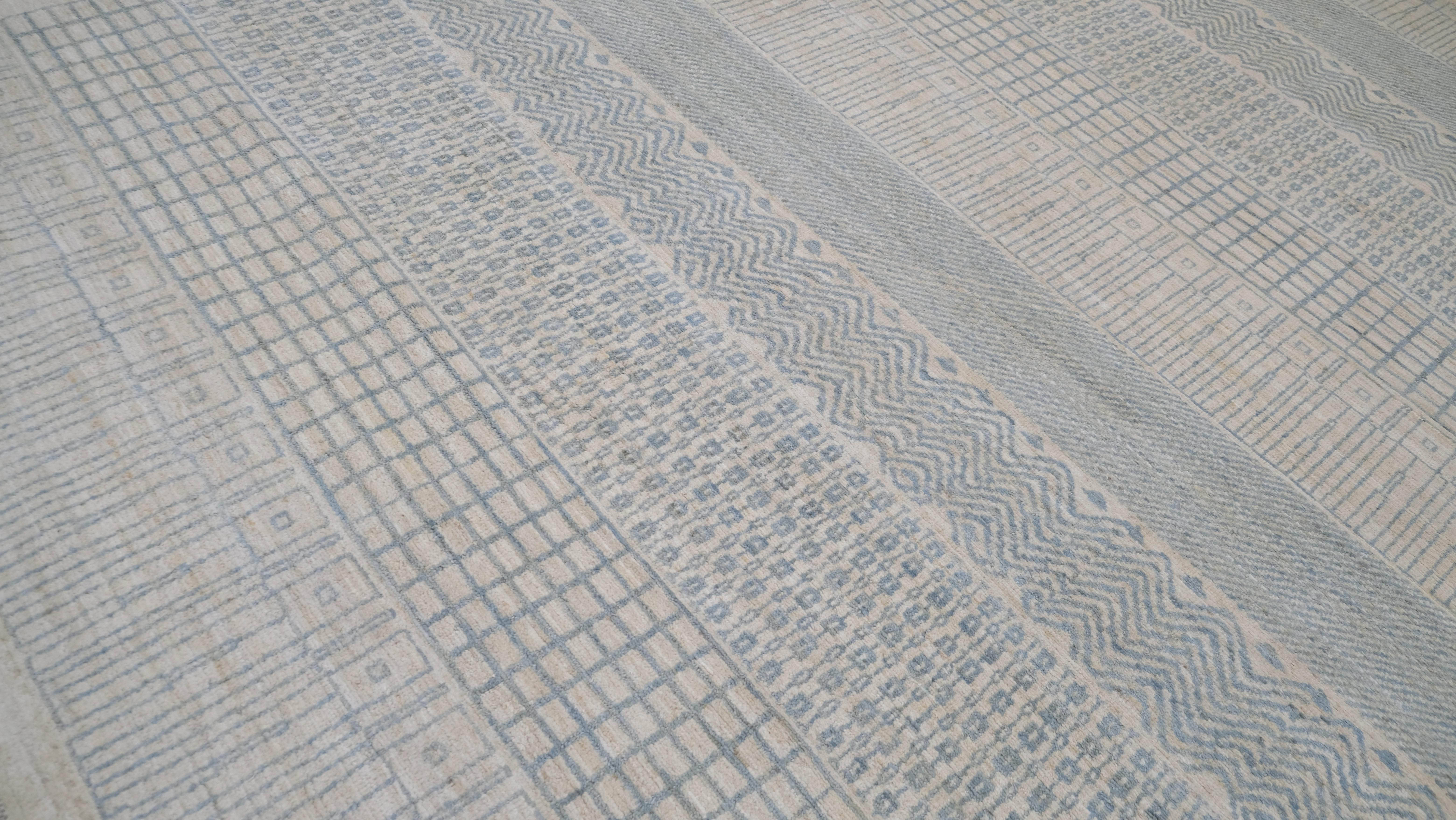 Skandinavischer moderner gedeckter, strukturierter, entworfener Wollteppich 9'x12'7'' (Handgeknüpft) im Angebot