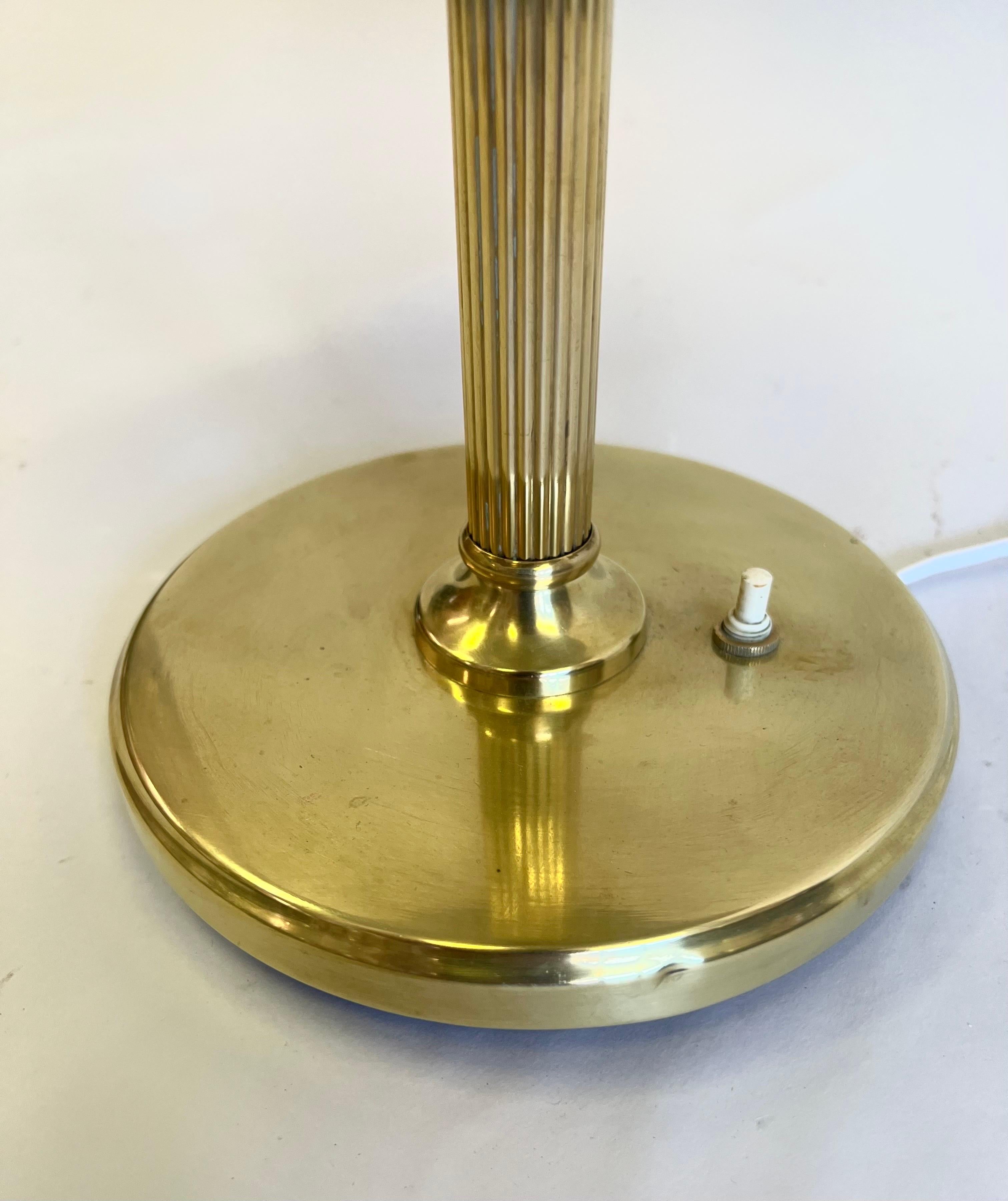 Scandinavian Modern Neoclassical Brass Table / Desk Lamp Attr. to Paavo Tynell  For Sale 2