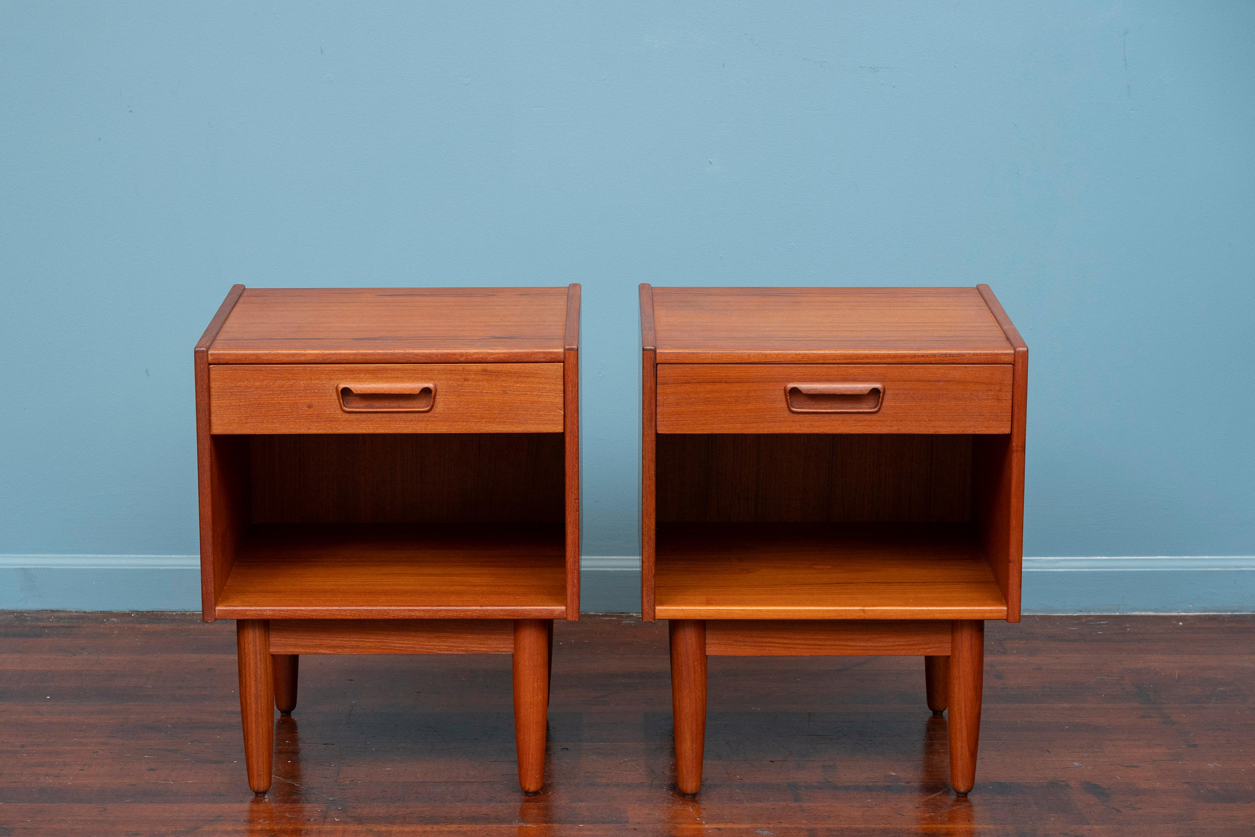 Scandinave moderne Tables de nuit The Scandinavian Modern Nielsen Tibergaard en vente