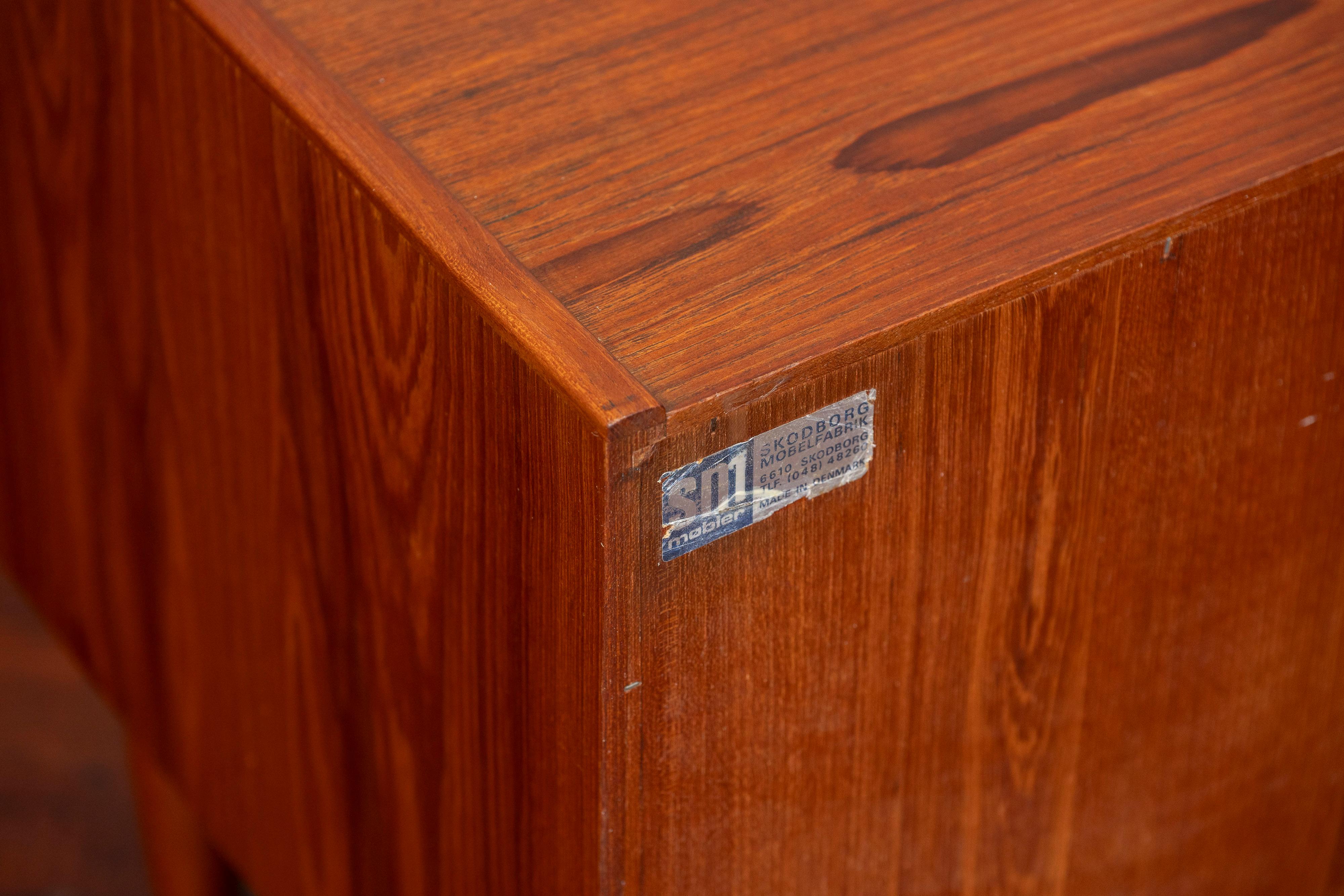 Teck Tables de nuit The Scandinavian Modern Nielsen Tibergaard en vente